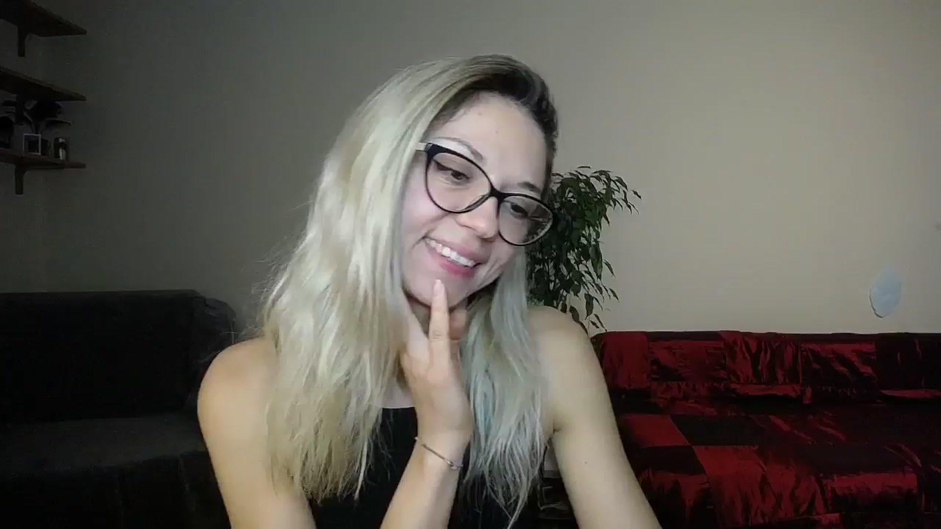 Gallery image thumbnail from Sunshine_alis's myfreecams stream on, 10/08/2024, 16:45 image 7 of 20