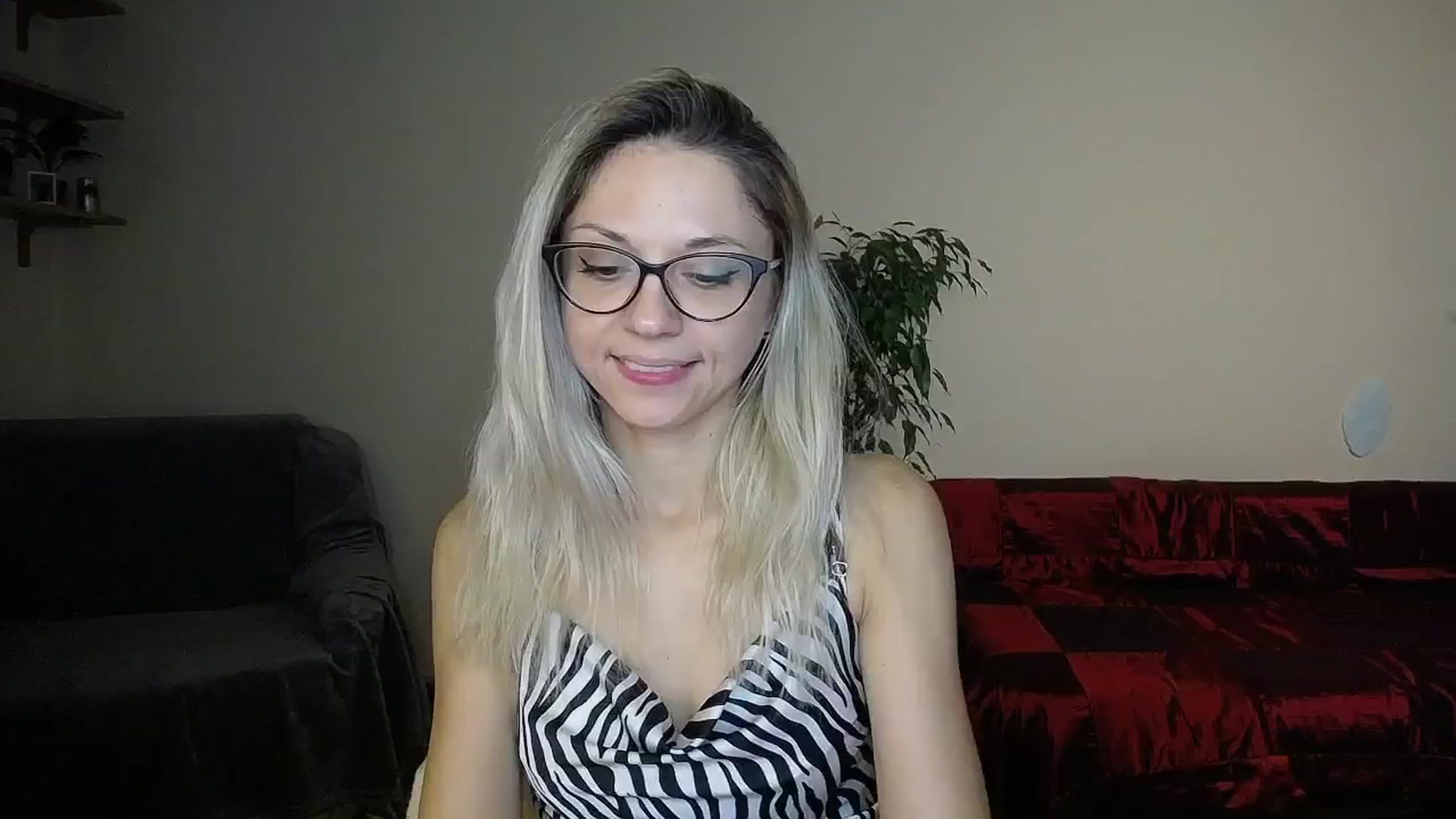 Gallery image thumbnail from Sunshine_alis's myfreecams stream on, 10/08/2024, 17:29 image 4 of 20