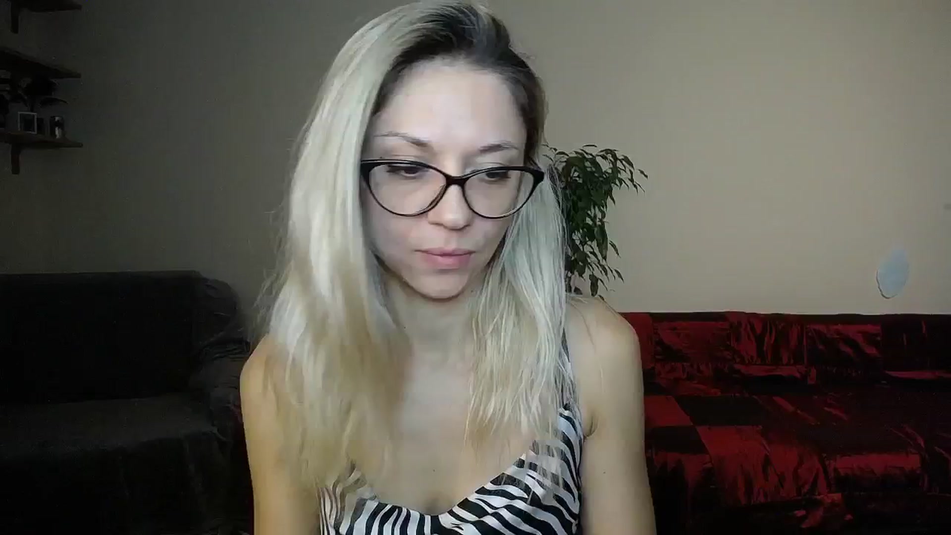 Gallery image thumbnail from Sunshine_alis's myfreecams stream on, 10/08/2024, 17:29 image 9 of 20