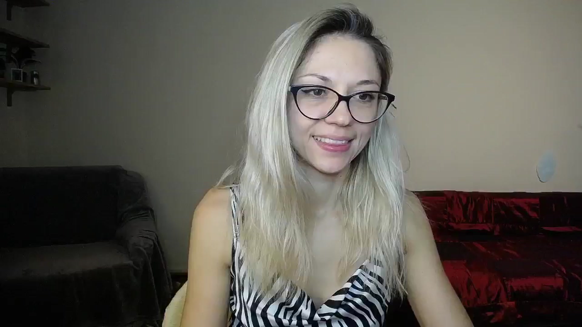 Gallery image thumbnail from Sunshine_alis's myfreecams stream on, 10/08/2024, 17:29 image 7 of 20