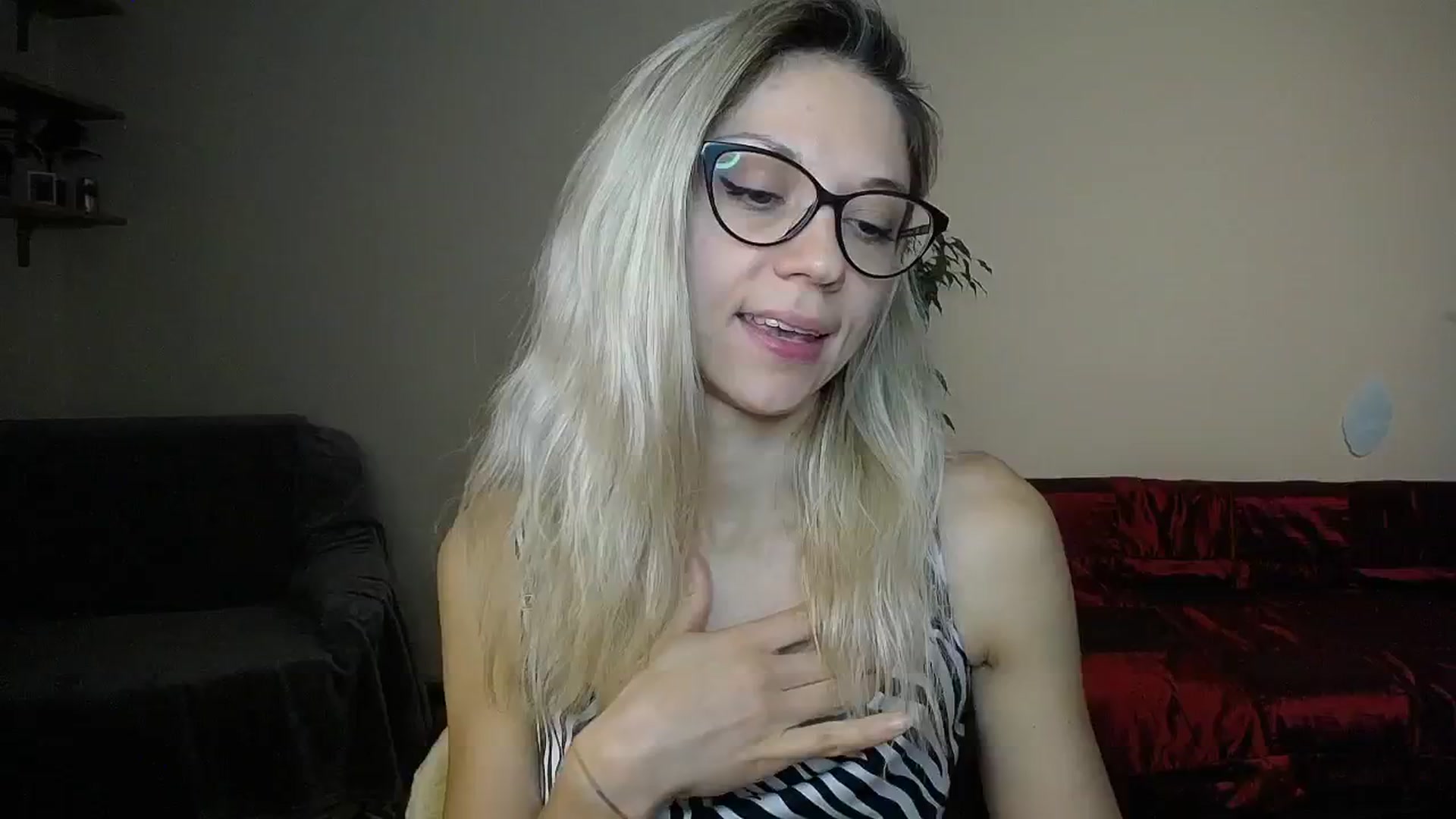 Gallery image thumbnail from Sunshine_alis's myfreecams stream on, 10/08/2024, 17:29 image 17 of 20