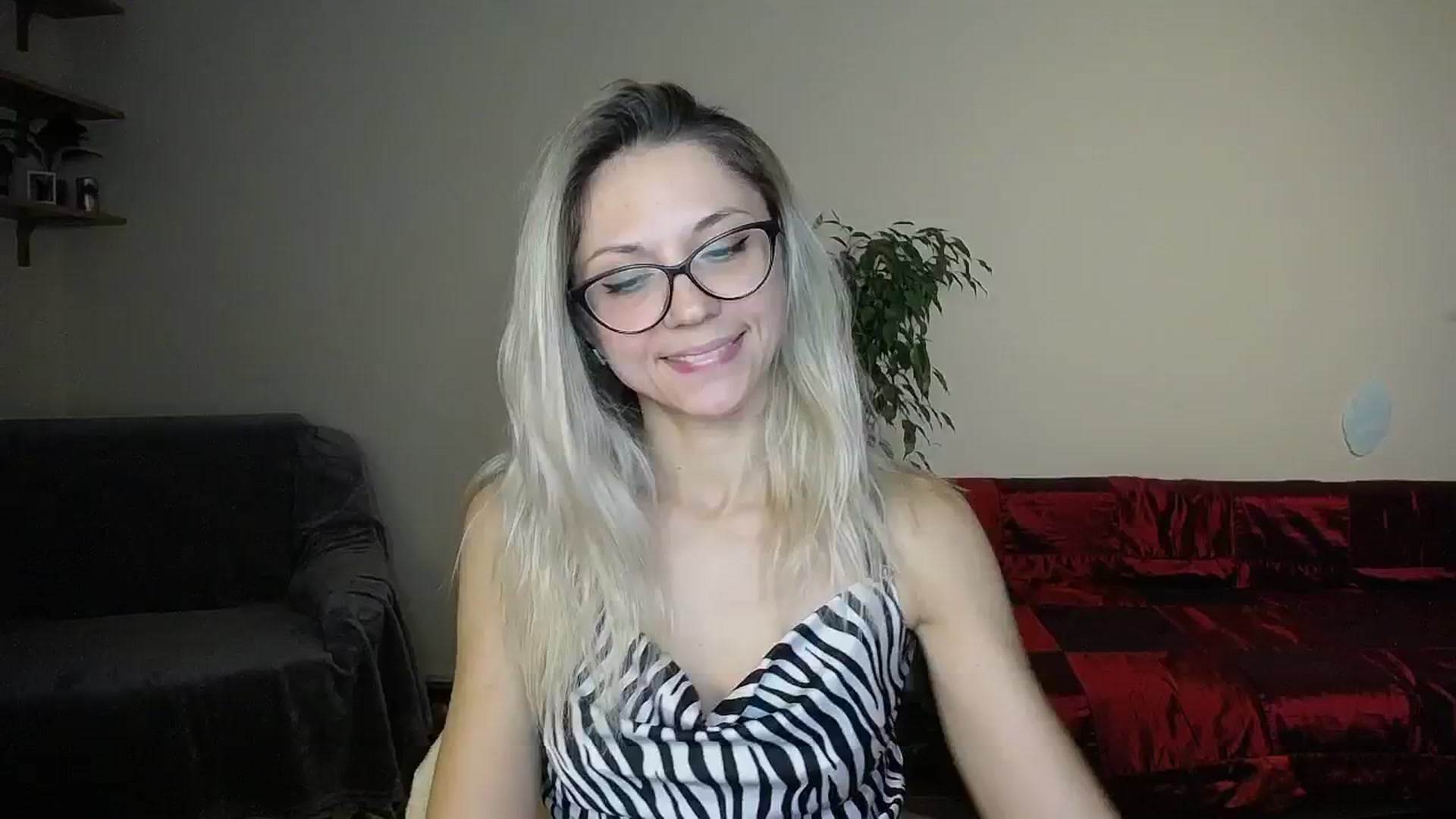 Gallery image thumbnail from Sunshine_alis's myfreecams stream on, 10/08/2024, 17:29 image 2 of 20