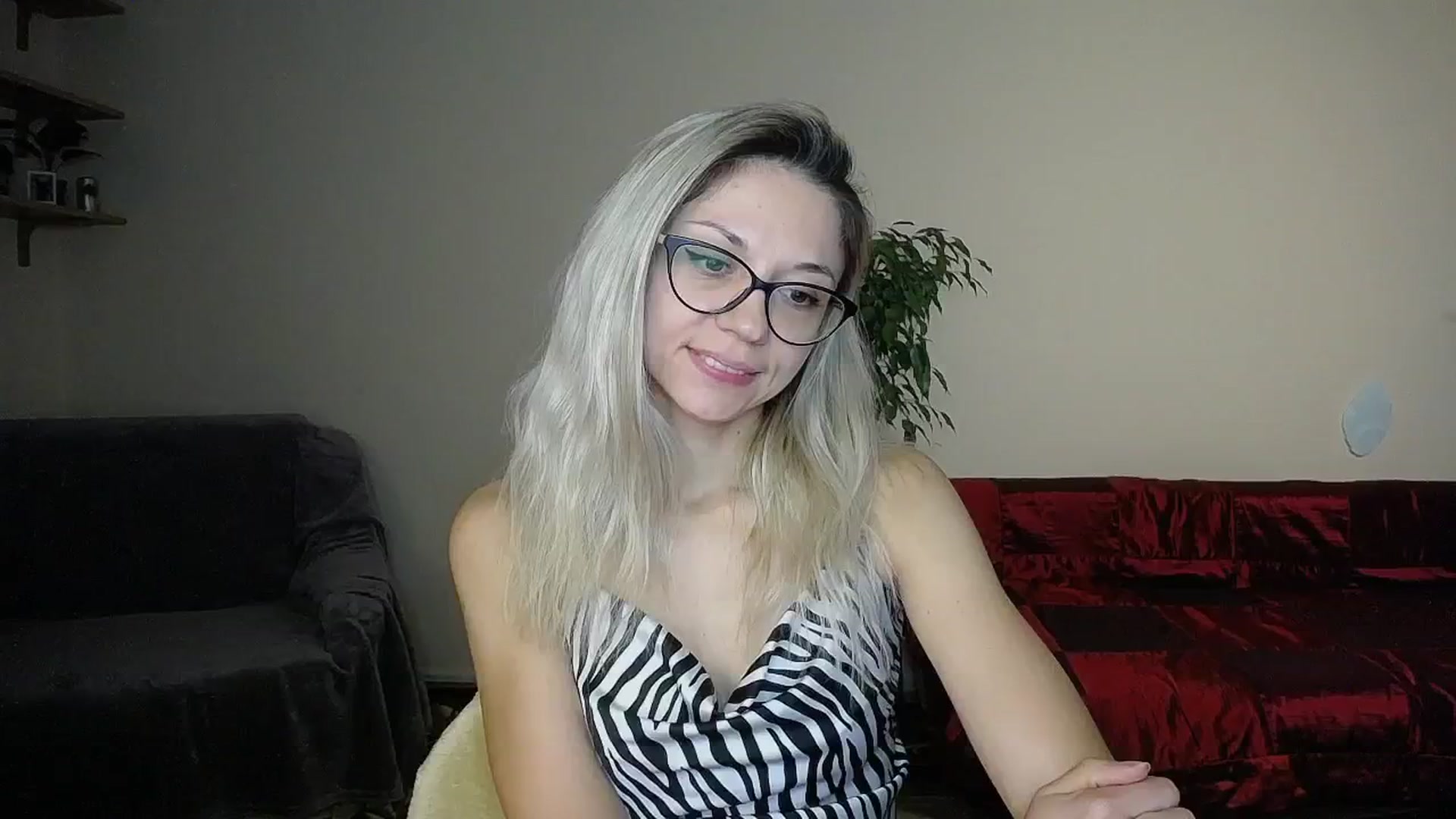Gallery image thumbnail from Sunshine_alis's myfreecams stream on, 10/08/2024, 17:29 image 5 of 20