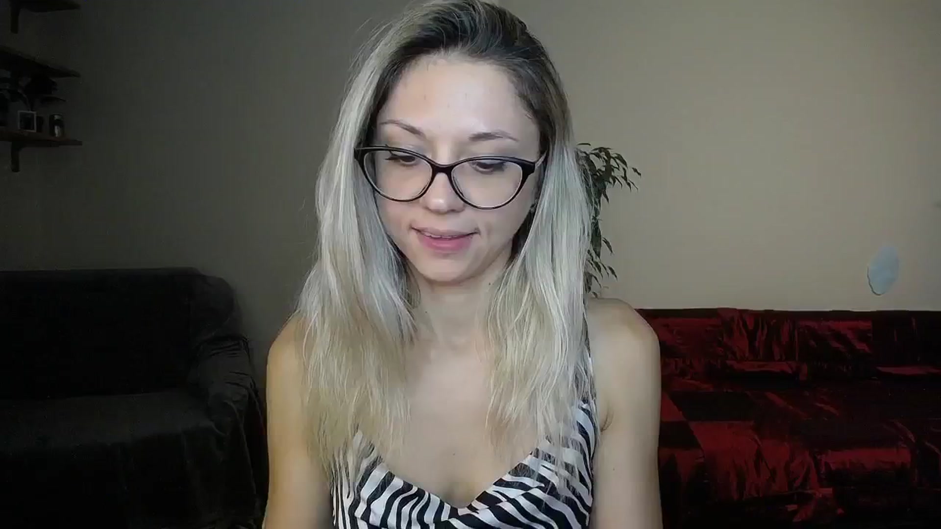 Gallery image thumbnail from Sunshine_alis's myfreecams stream on, 10/08/2024, 17:29 image 15 of 20