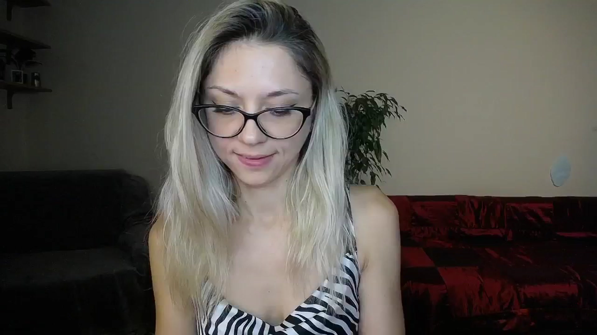 Gallery image thumbnail from Sunshine_alis's myfreecams stream on, 10/08/2024, 17:29 image 14 of 20