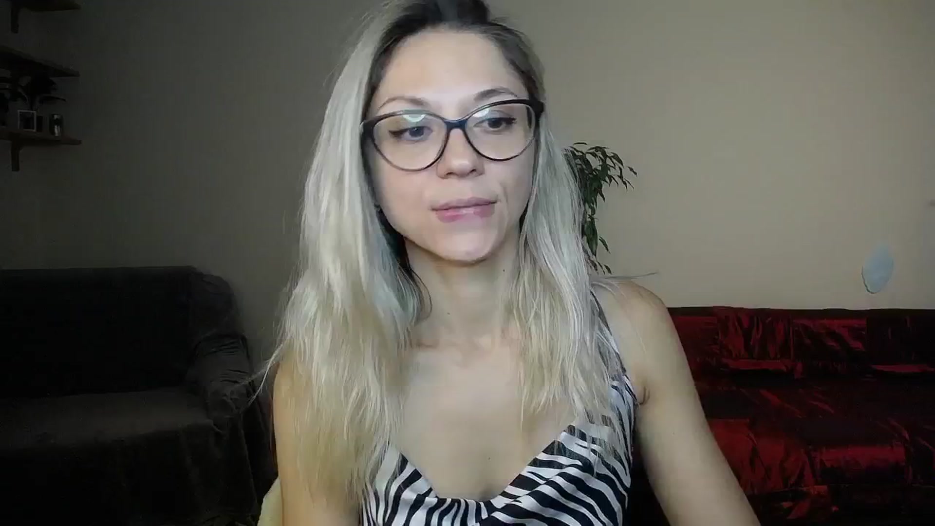 Gallery image thumbnail from Sunshine_alis's myfreecams stream on, 10/08/2024, 17:29 image 8 of 20