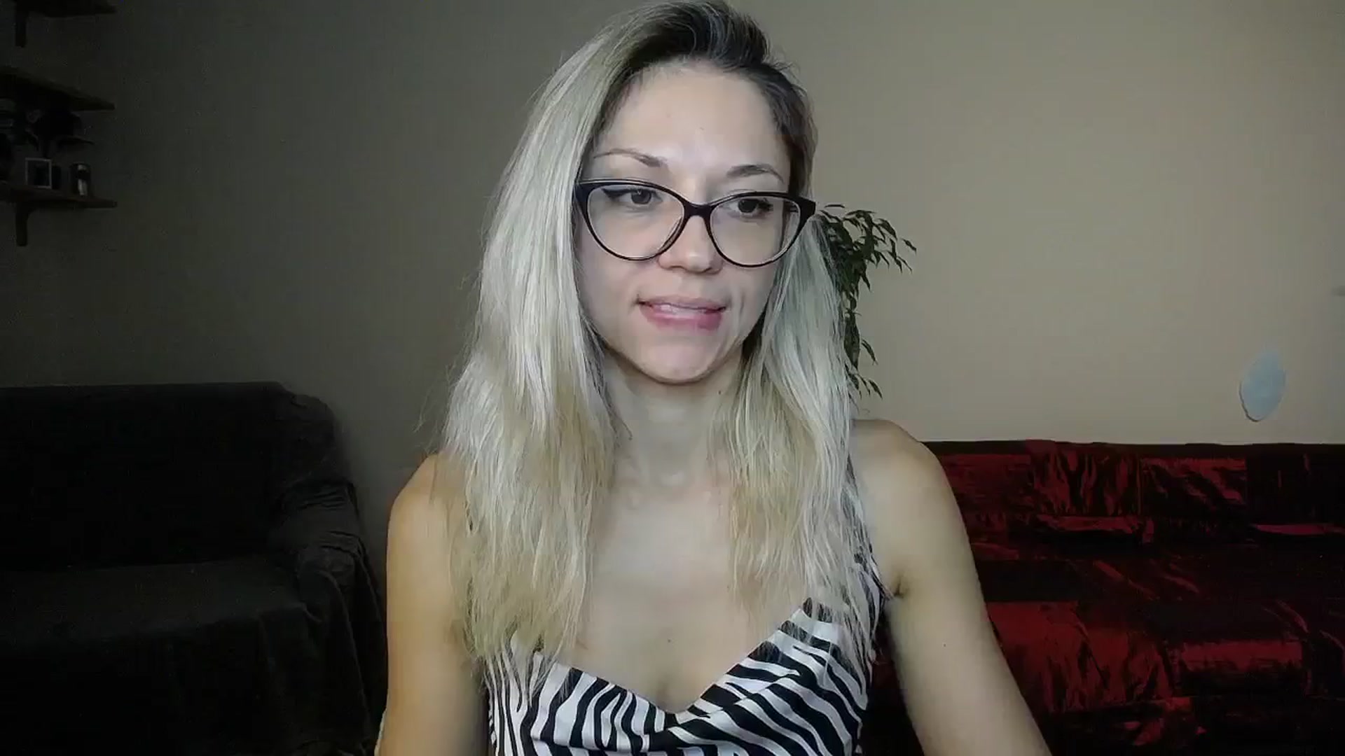 Gallery image thumbnail from Sunshine_alis's myfreecams stream on, 10/08/2024, 17:29 image 20 of 20
