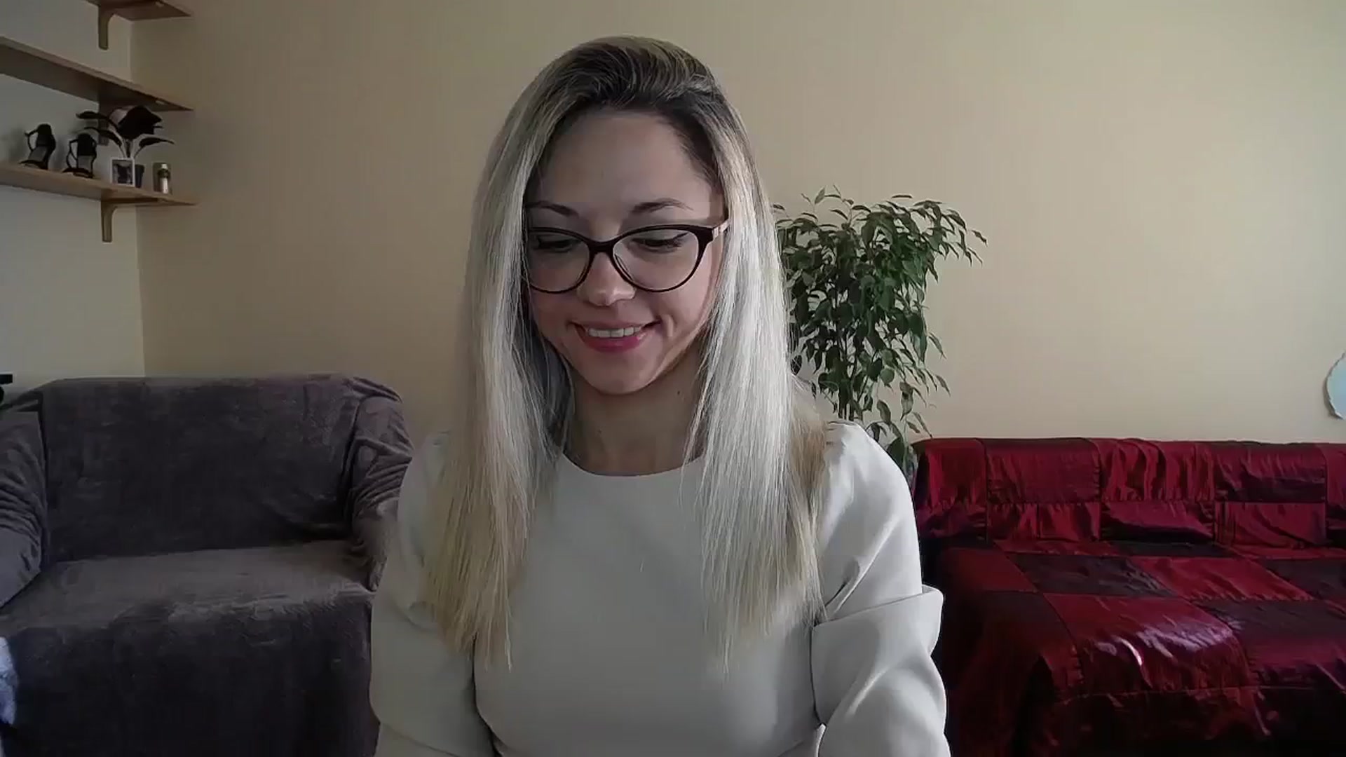 Gallery image thumbnail from Sunshine_alis's myfreecams stream on, 10/09/2024, 14:18 image 6 of 20