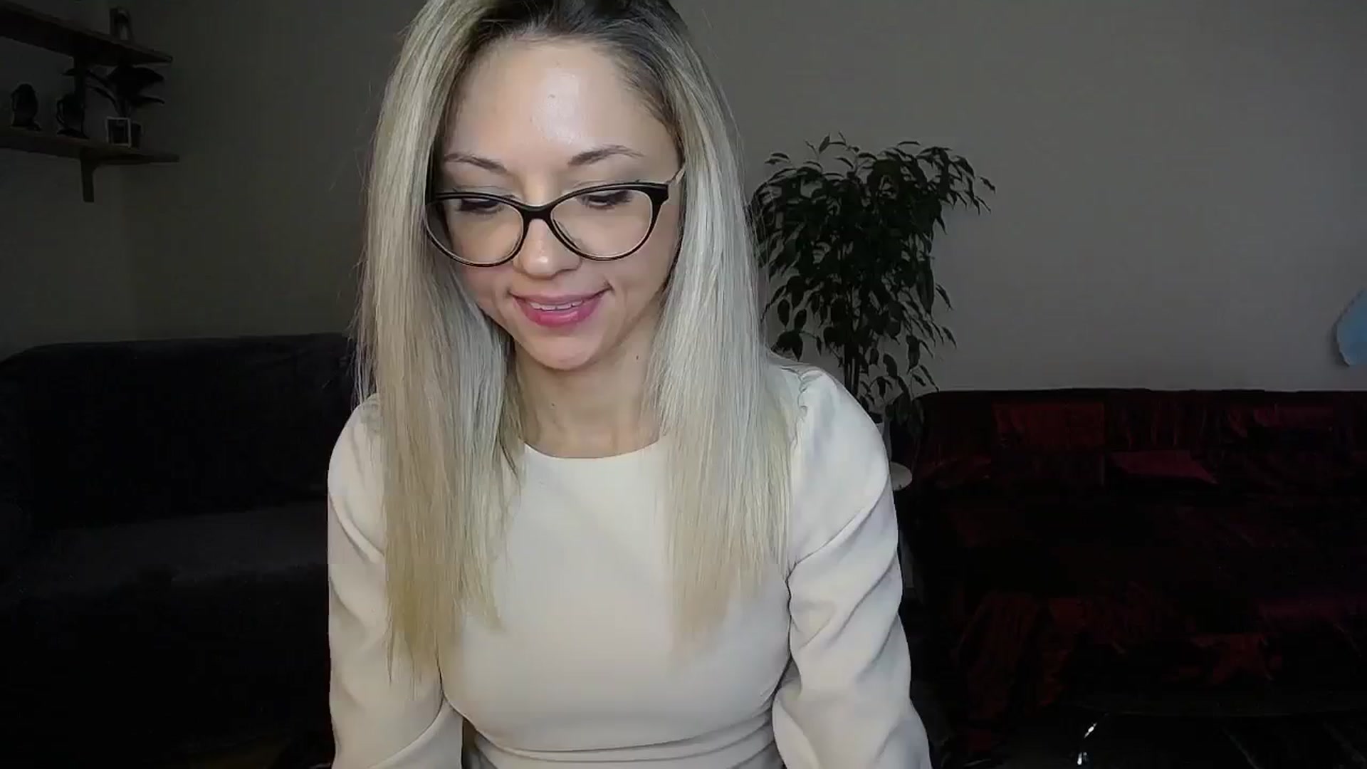 Gallery image thumbnail from Sunshine_alis's myfreecams stream on, 10/09/2024, 15:48 image 12 of 20