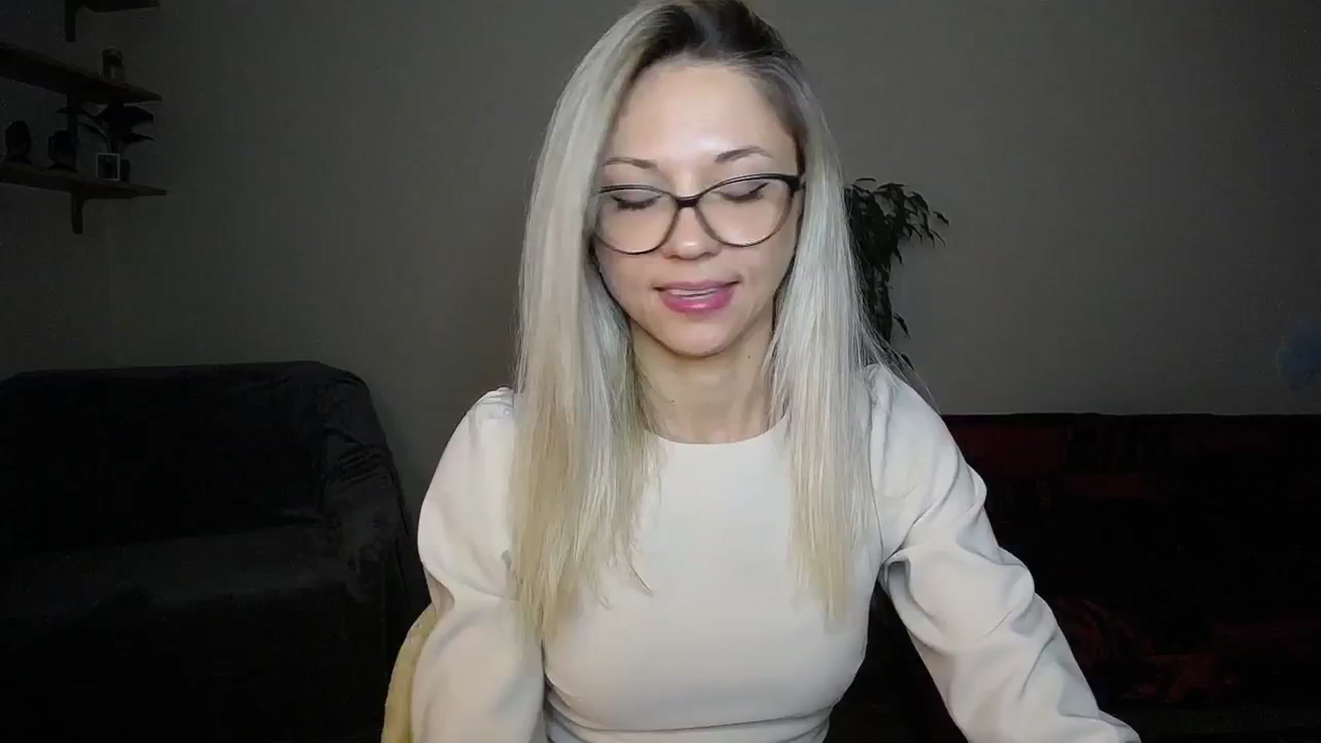 Gallery image thumbnail from Sunshine_alis's myfreecams stream on, 10/09/2024, 16:30 image 3 of 20