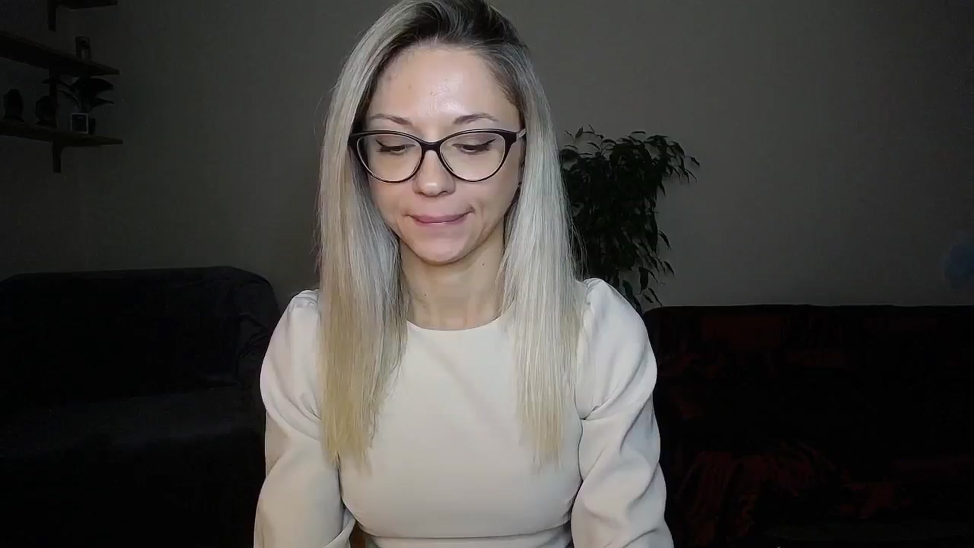 Gallery image thumbnail from Sunshine_alis's myfreecams stream on, 10/09/2024, 16:30 image 8 of 20