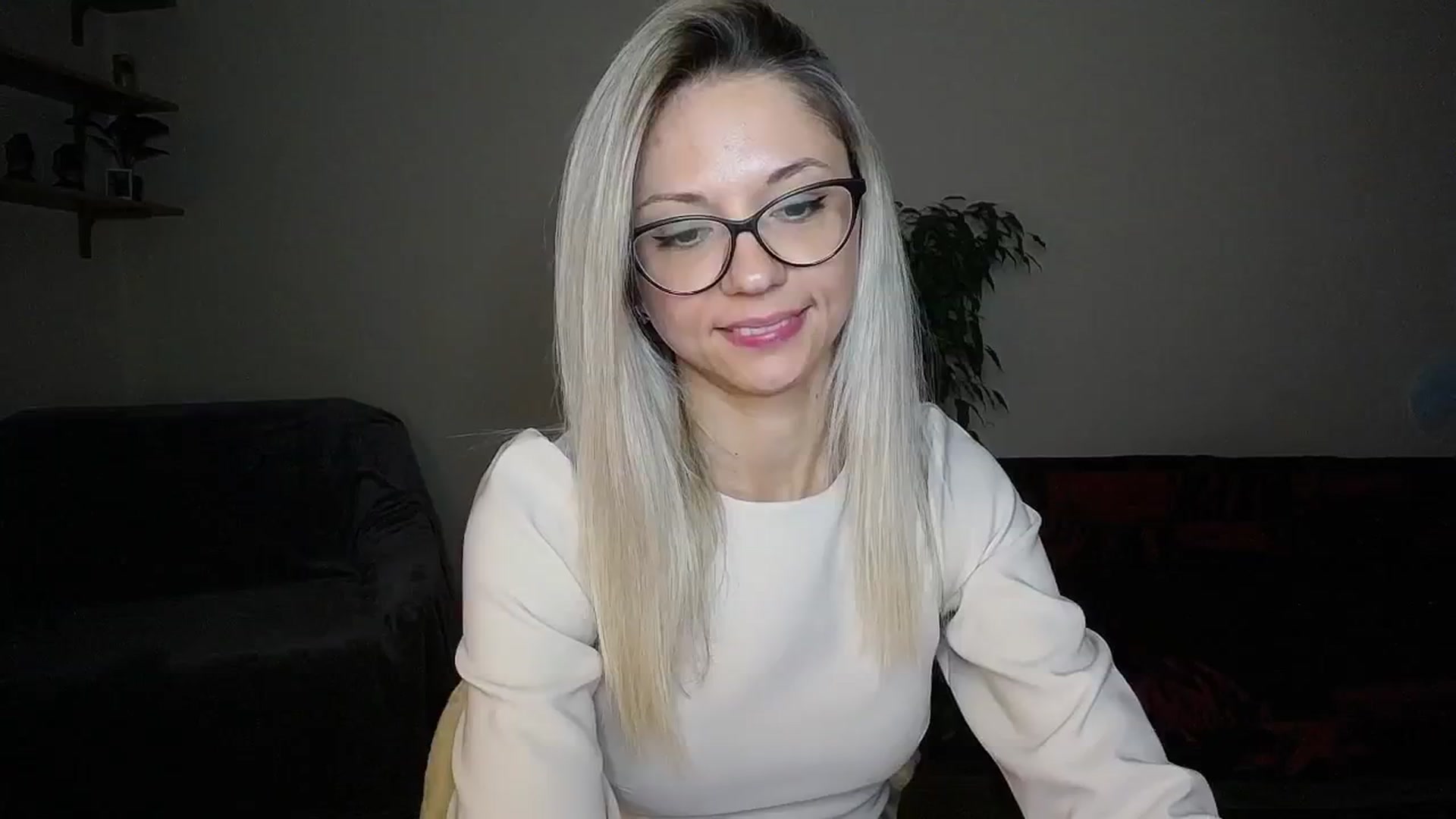 Gallery image thumbnail from Sunshine_alis's myfreecams stream on, 10/09/2024, 16:30 image 9 of 20