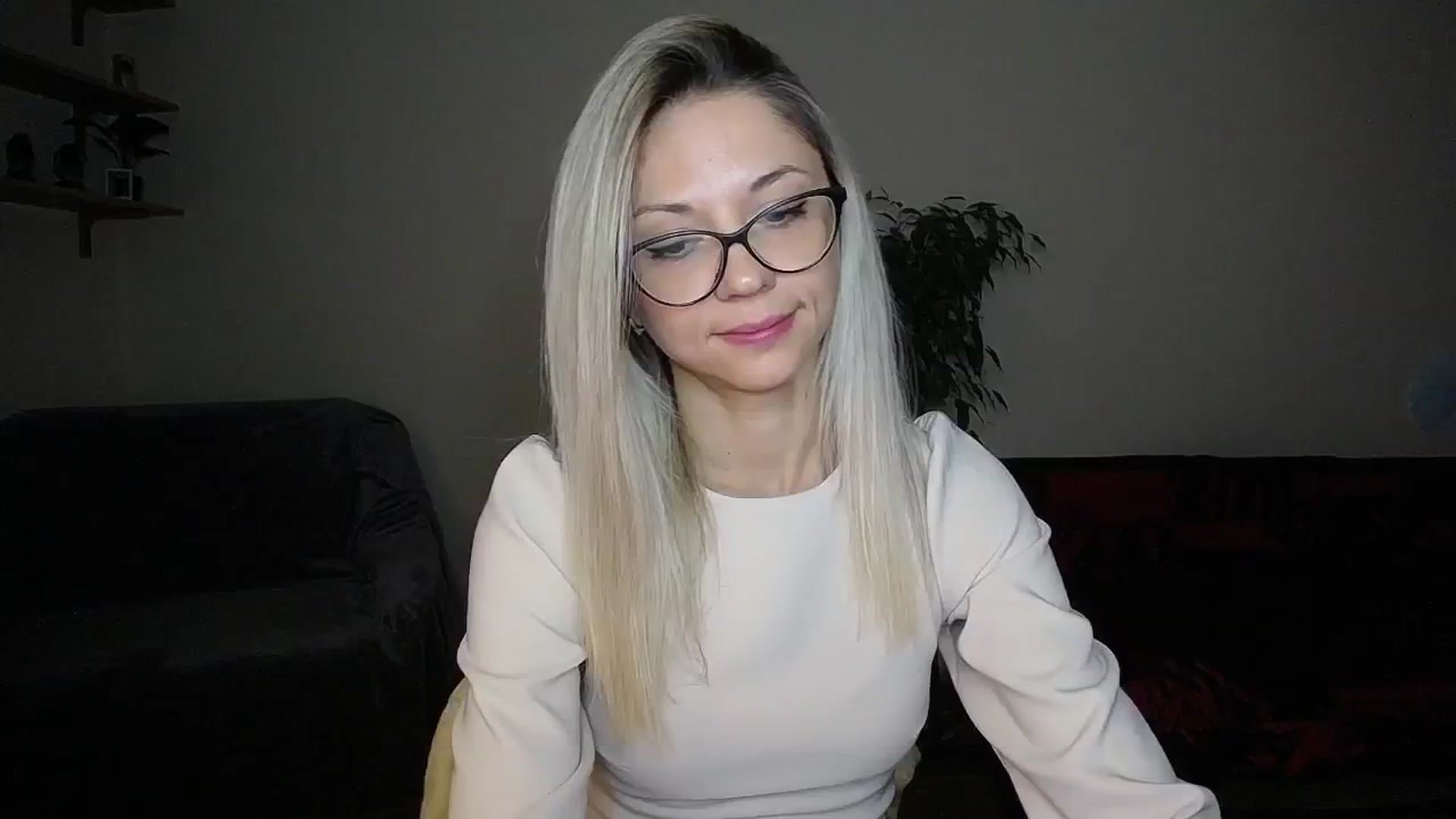 Gallery image thumbnail from Sunshine_alis's myfreecams stream on, 10/09/2024, 16:30 image 13 of 20