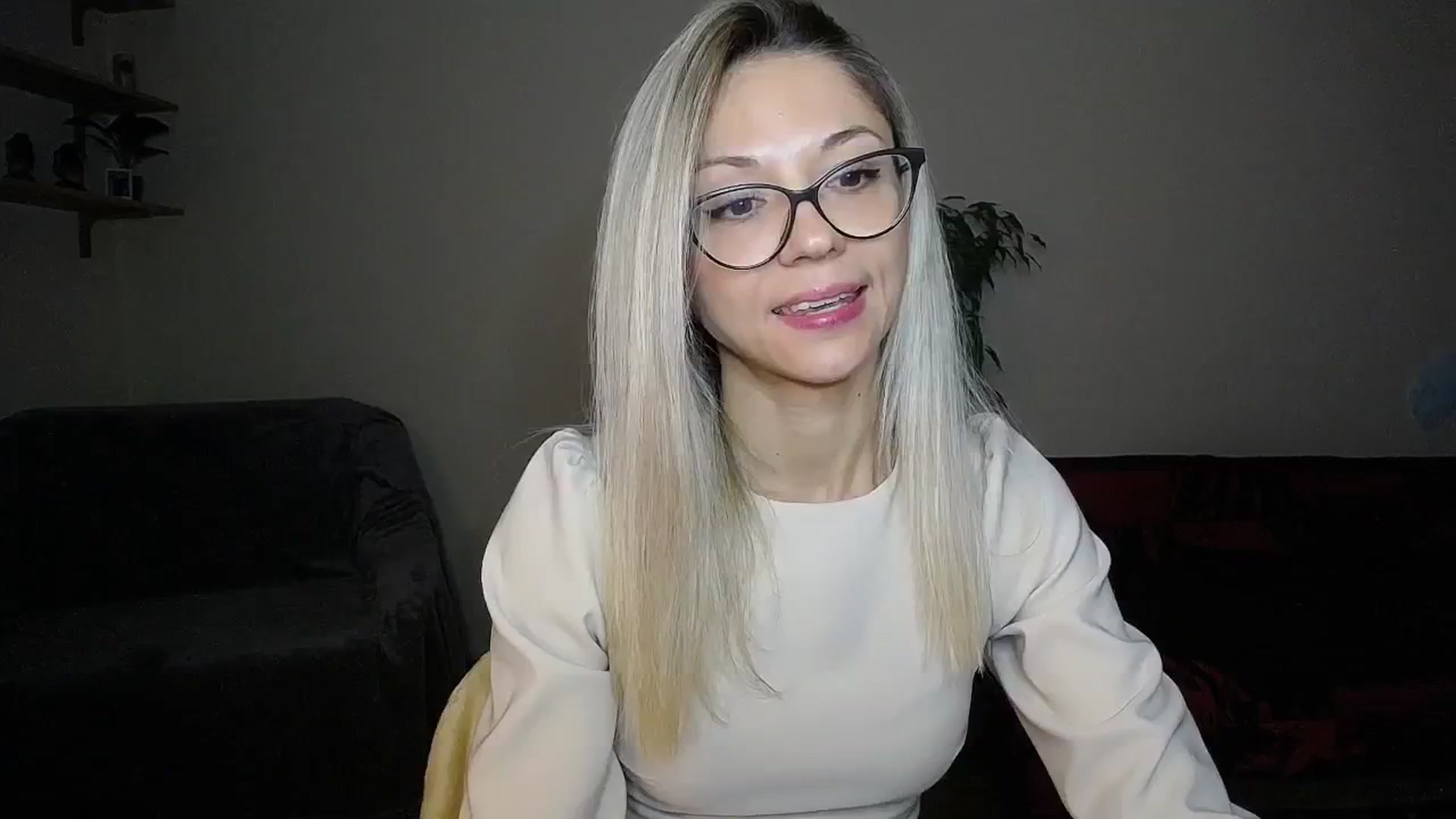 Gallery image thumbnail from Sunshine_alis's myfreecams stream on, 10/09/2024, 16:30 image 4 of 20