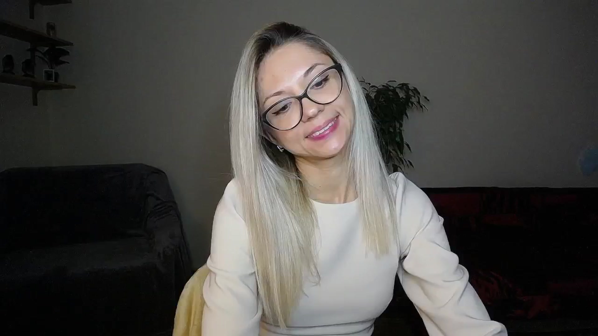 Gallery image thumbnail from Sunshine_alis's myfreecams stream on, 10/09/2024, 16:30 image 14 of 20