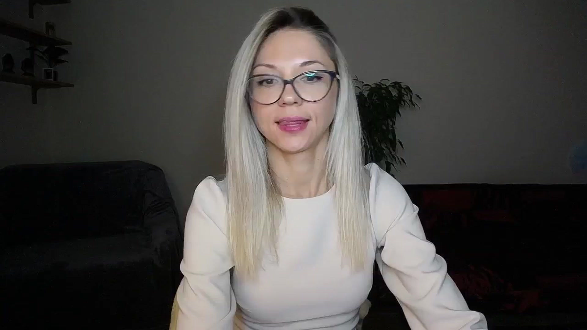 Gallery image thumbnail from Sunshine_alis's myfreecams stream on, 10/09/2024, 16:30 image 15 of 20