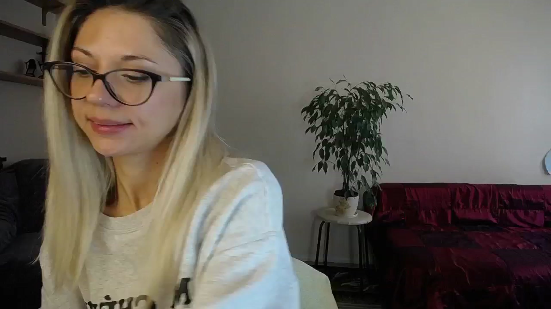 Gallery image thumbnail from Sunshine_alis's myfreecams stream on, 10/15/2024, 13:31 image 3 of 20