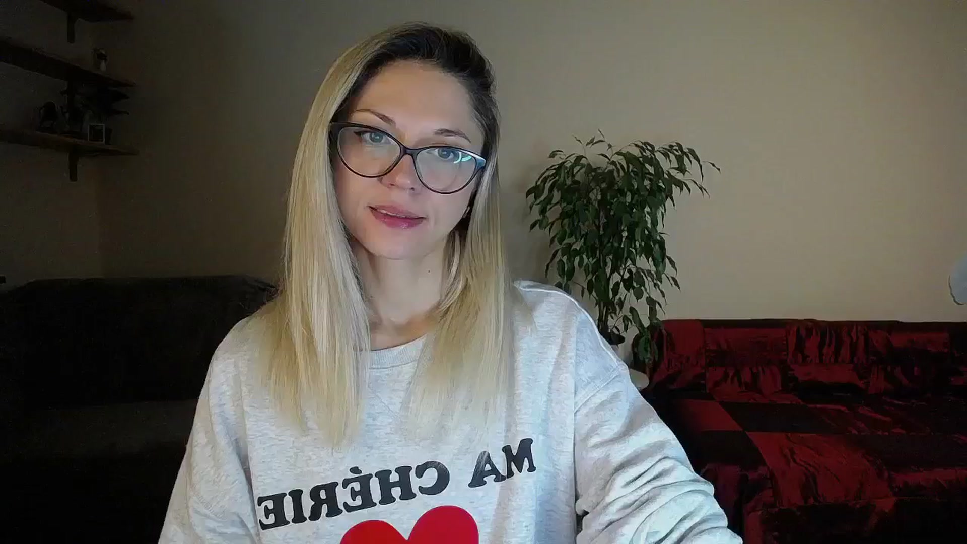 Gallery image thumbnail from Sunshine_alis's myfreecams stream on, 10/15/2024, 16:01 image 6 of 20