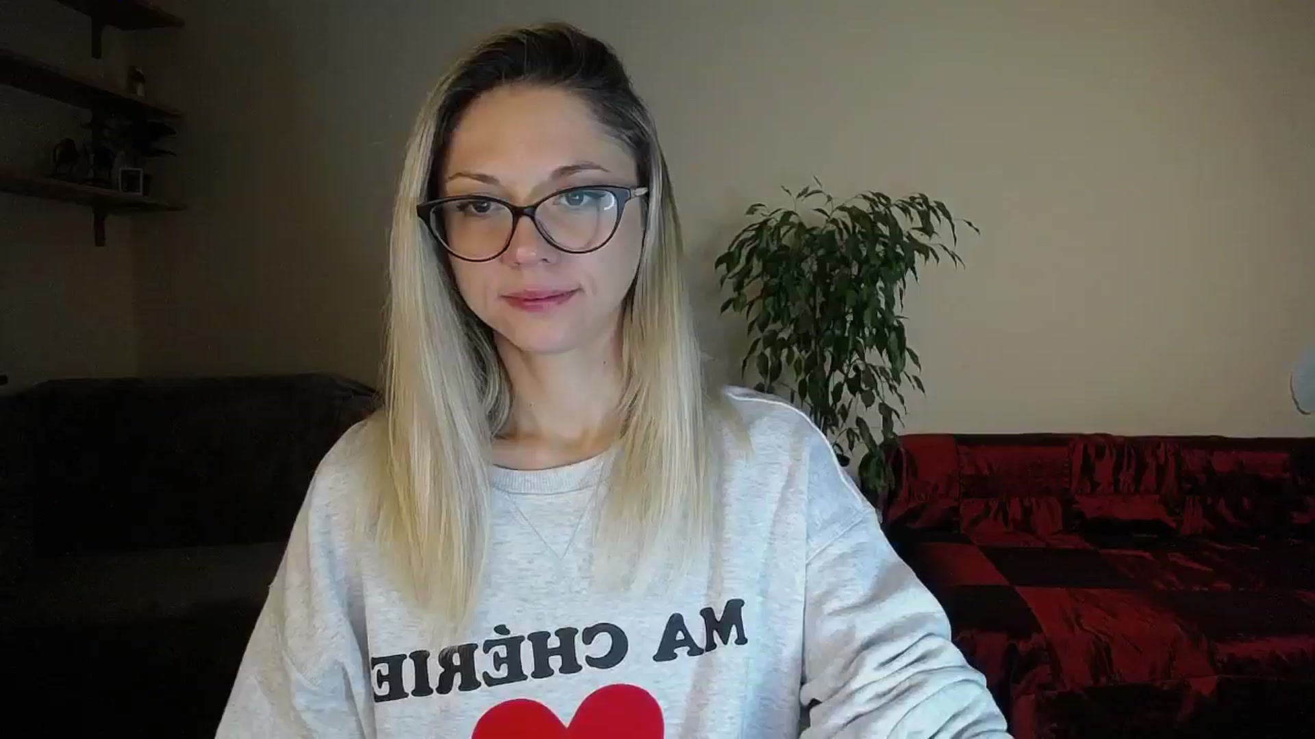 Gallery image thumbnail from Sunshine_alis's myfreecams stream on, 10/15/2024, 16:01 image 5 of 20