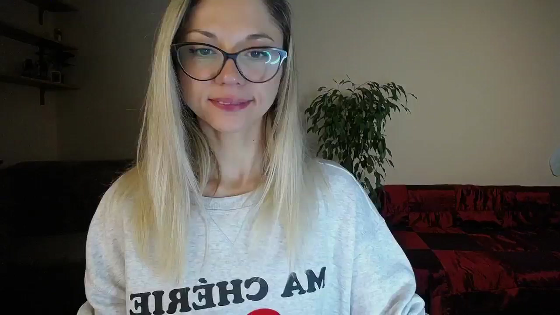 Gallery image thumbnail from Sunshine_alis's myfreecams stream on, 10/15/2024, 16:01 image 15 of 20