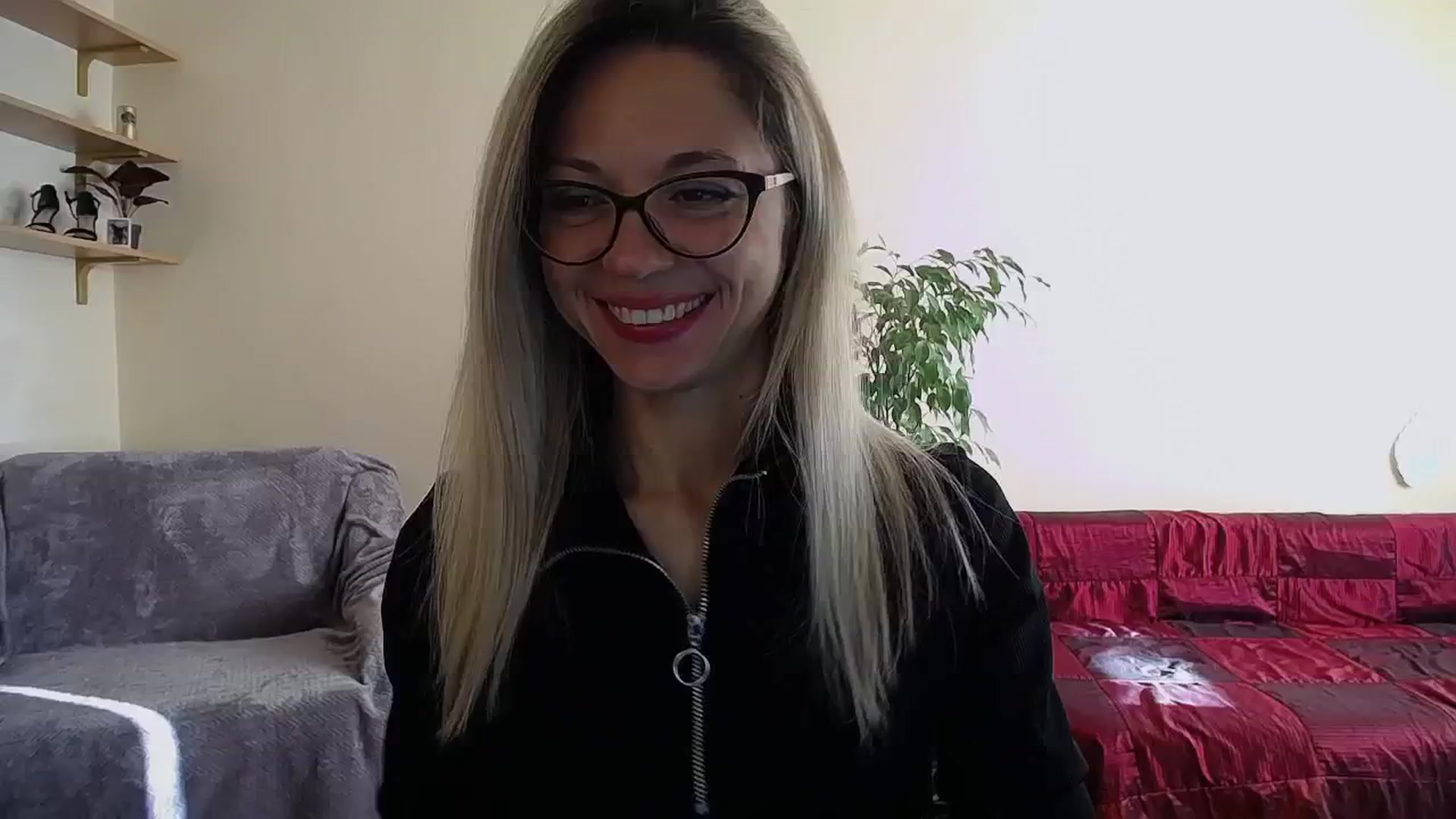 Gallery image thumbnail from Sunshine_alis's myfreecams stream on, 10/17/2024, 14:00 image 15 of 20