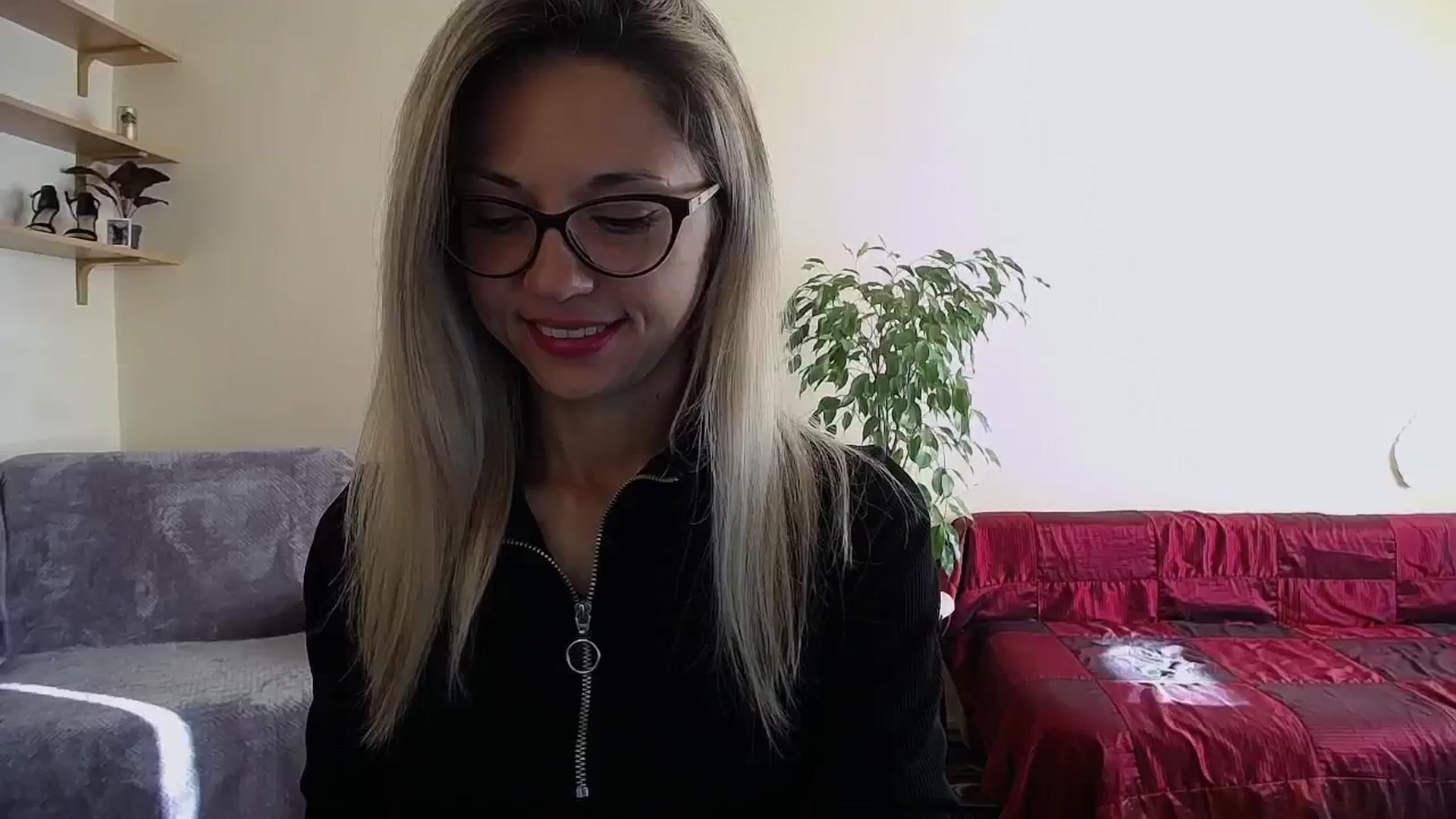 Gallery image thumbnail from Sunshine_alis's myfreecams stream on, 10/17/2024, 14:00 image 14 of 20