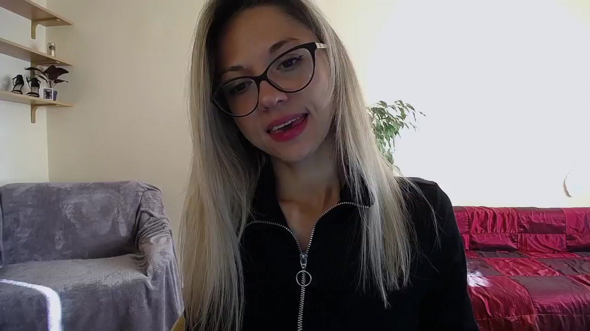 Gallery image thumbnail from Sunshine_alis's myfreecams stream on, 10/17/2024, 14:00 image 17 of 20
