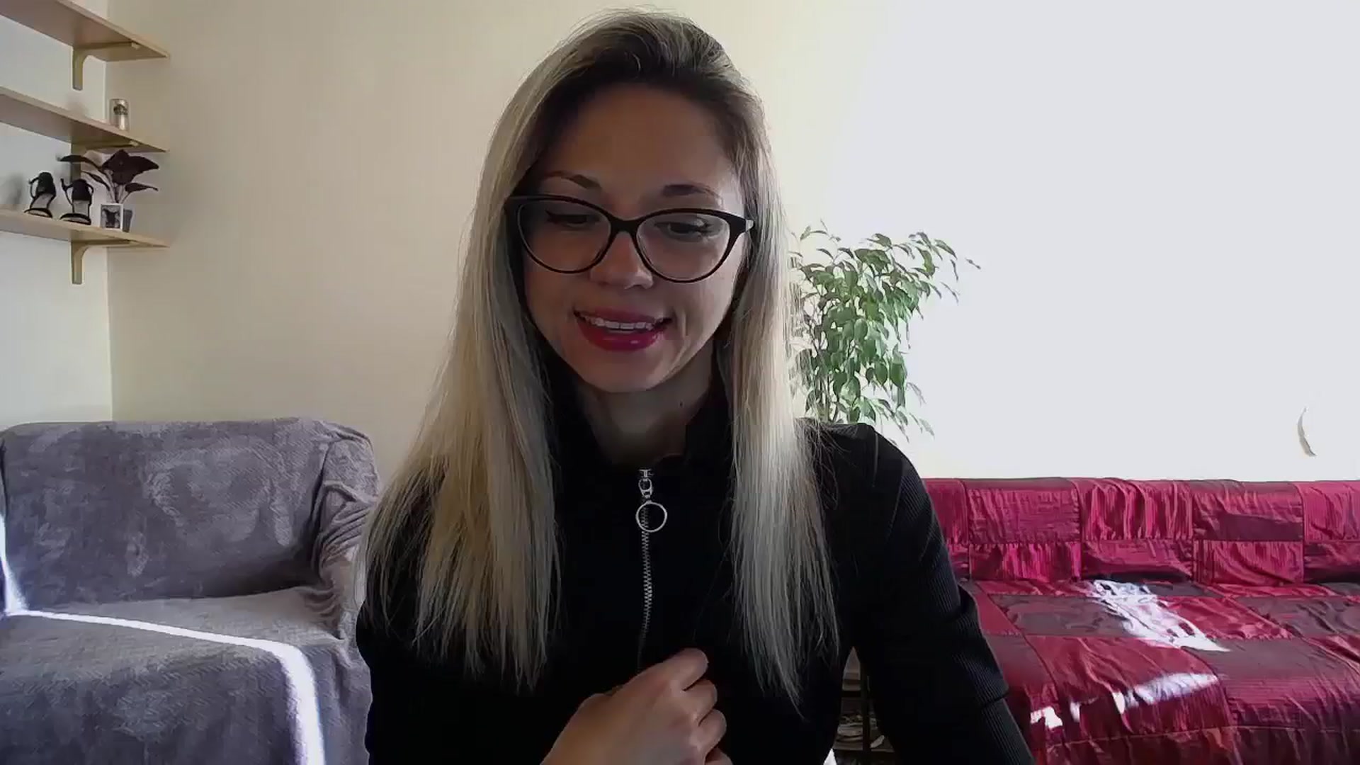 Gallery image thumbnail from Sunshine_alis's myfreecams stream on, 10/17/2024, 14:00 image 3 of 20