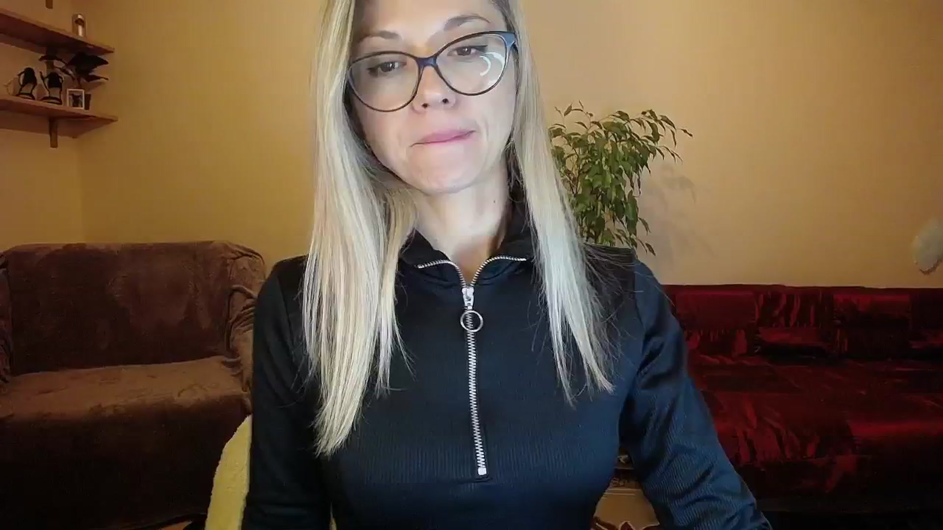 Gallery image thumbnail from Sunshine_alis's myfreecams stream on, 10/17/2024, 16:05 image 3 of 20