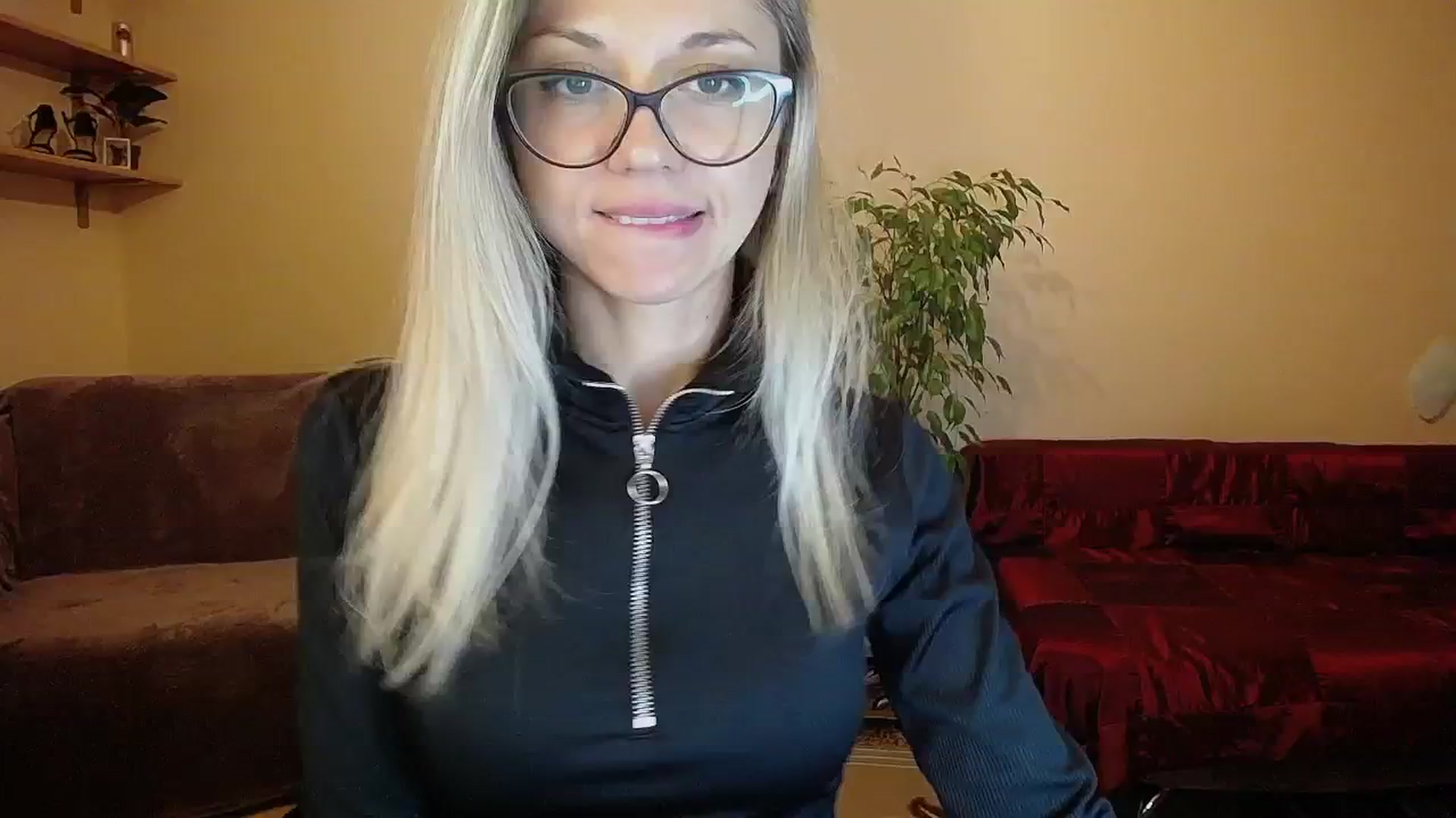 Gallery image thumbnail from Sunshine_alis's myfreecams stream on, 10/17/2024, 16:05 image 7 of 20