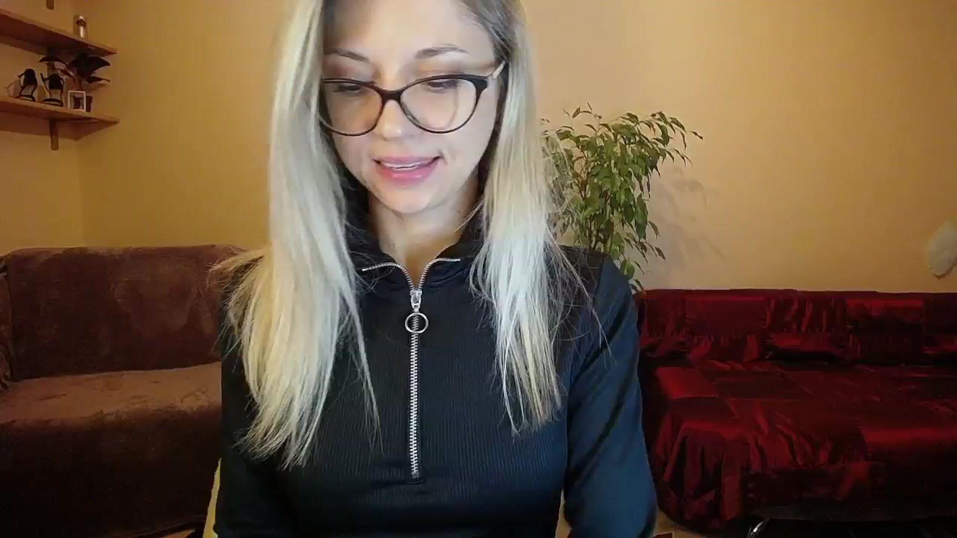 Gallery image thumbnail from Sunshine_alis's myfreecams stream on, 10/17/2024, 16:05 image 11 of 20