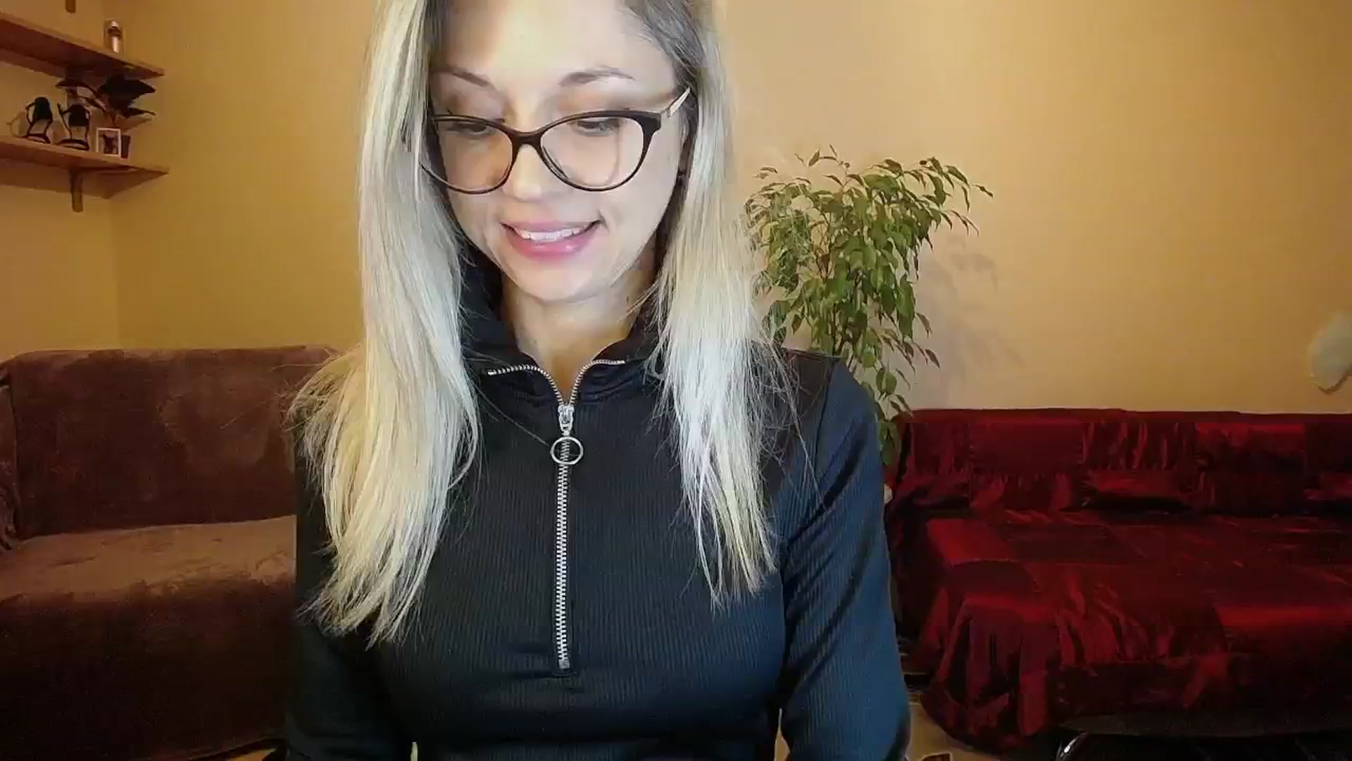 Gallery image thumbnail from Sunshine_alis's myfreecams stream on, 10/17/2024, 16:05 image 9 of 20