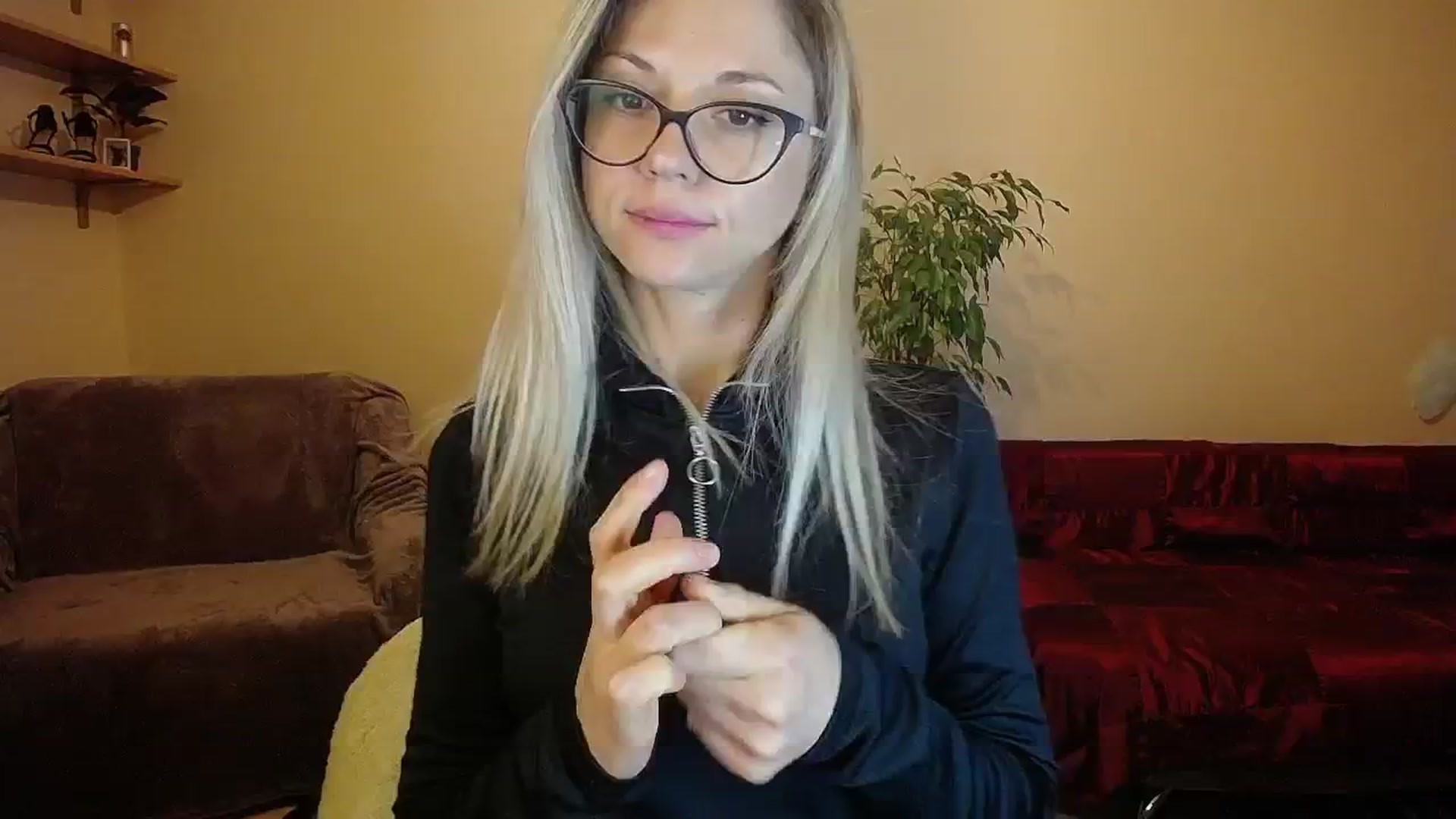 Gallery image thumbnail from Sunshine_alis's myfreecams stream on, 10/17/2024, 16:05 image 2 of 20