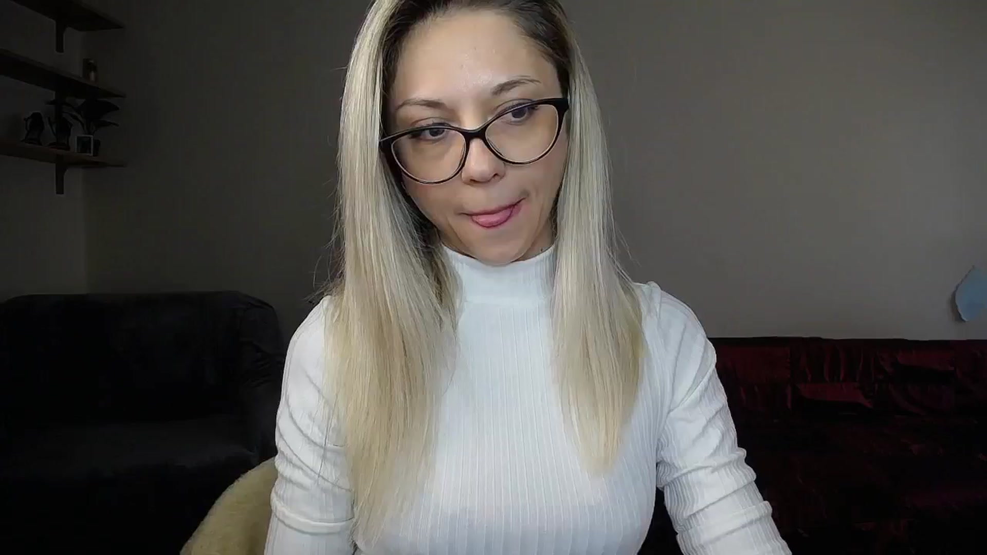 Gallery image thumbnail from Sunshine_alis's myfreecams stream on, 10/18/2024, 16:24 image 8 of 20