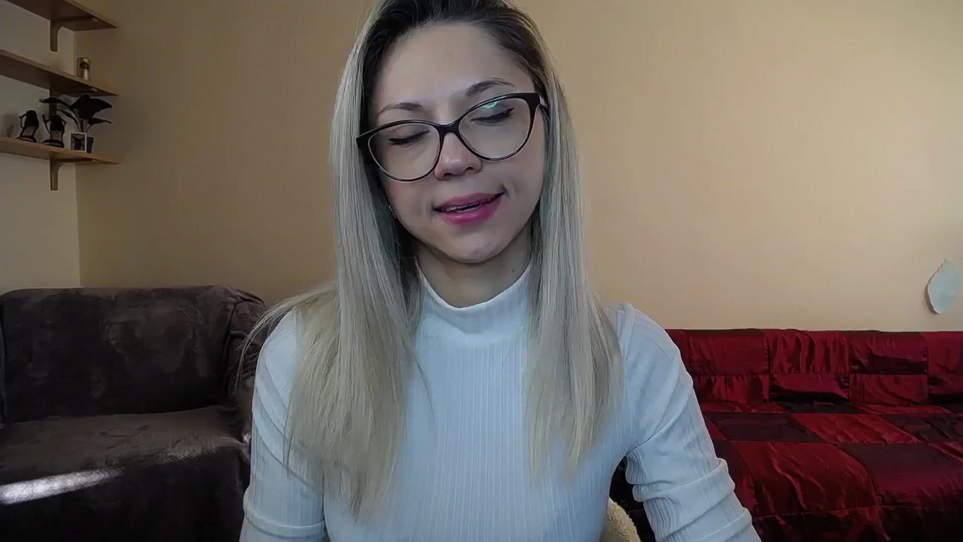 Gallery image thumbnail from Sunshine_alis's myfreecams stream on, 10/18/2024, 16:24 image 5 of 20