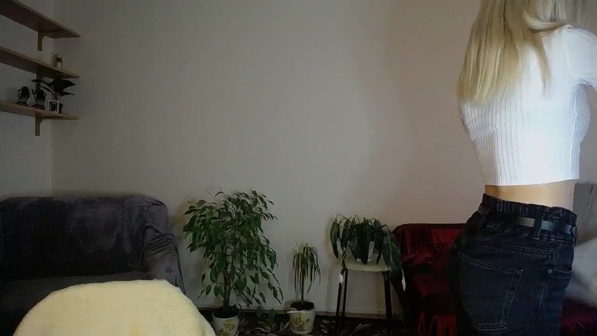 Gallery image thumbnail from Sunshine_alis's myfreecams stream on, 10/18/2024, 16:24 image 10 of 20