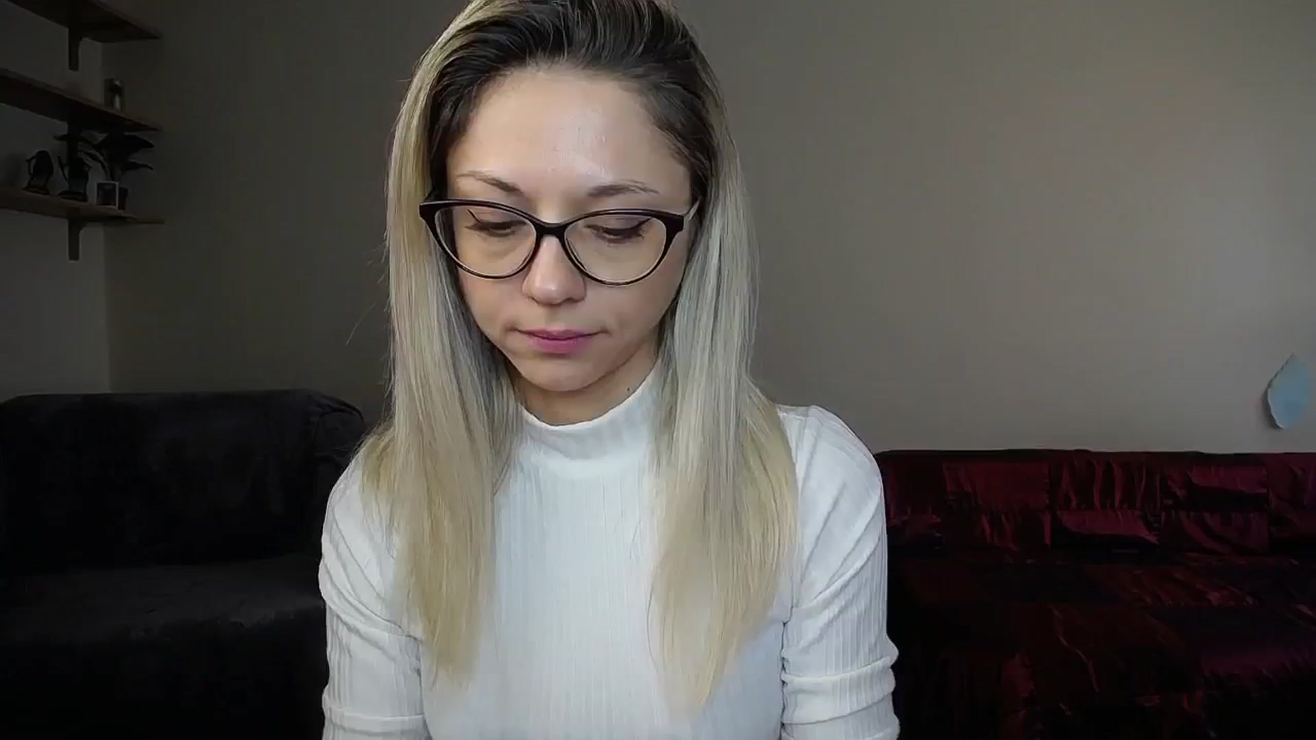 Gallery image thumbnail from Sunshine_alis's myfreecams stream on, 10/18/2024, 16:24 image 6 of 20