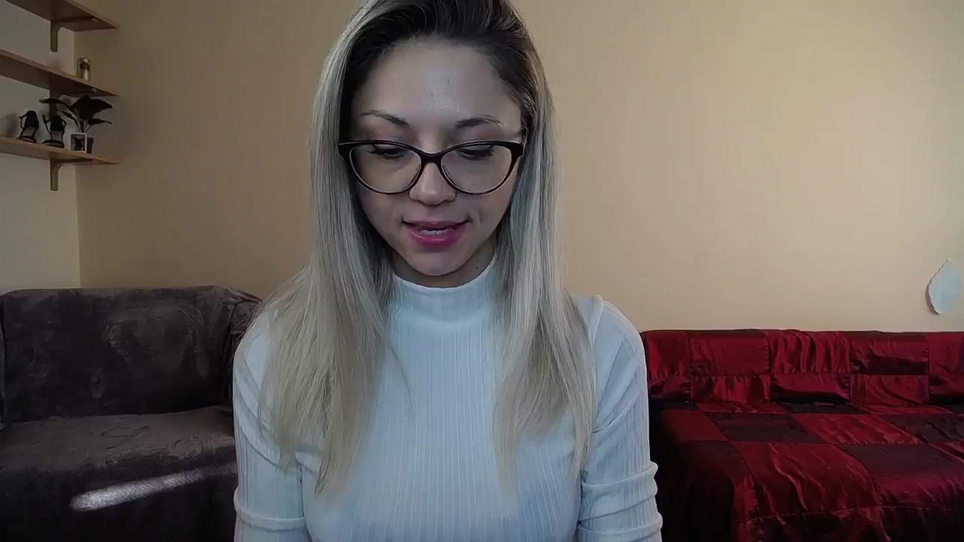Gallery image thumbnail from Sunshine_alis's myfreecams stream on, 10/18/2024, 16:24 image 4 of 20