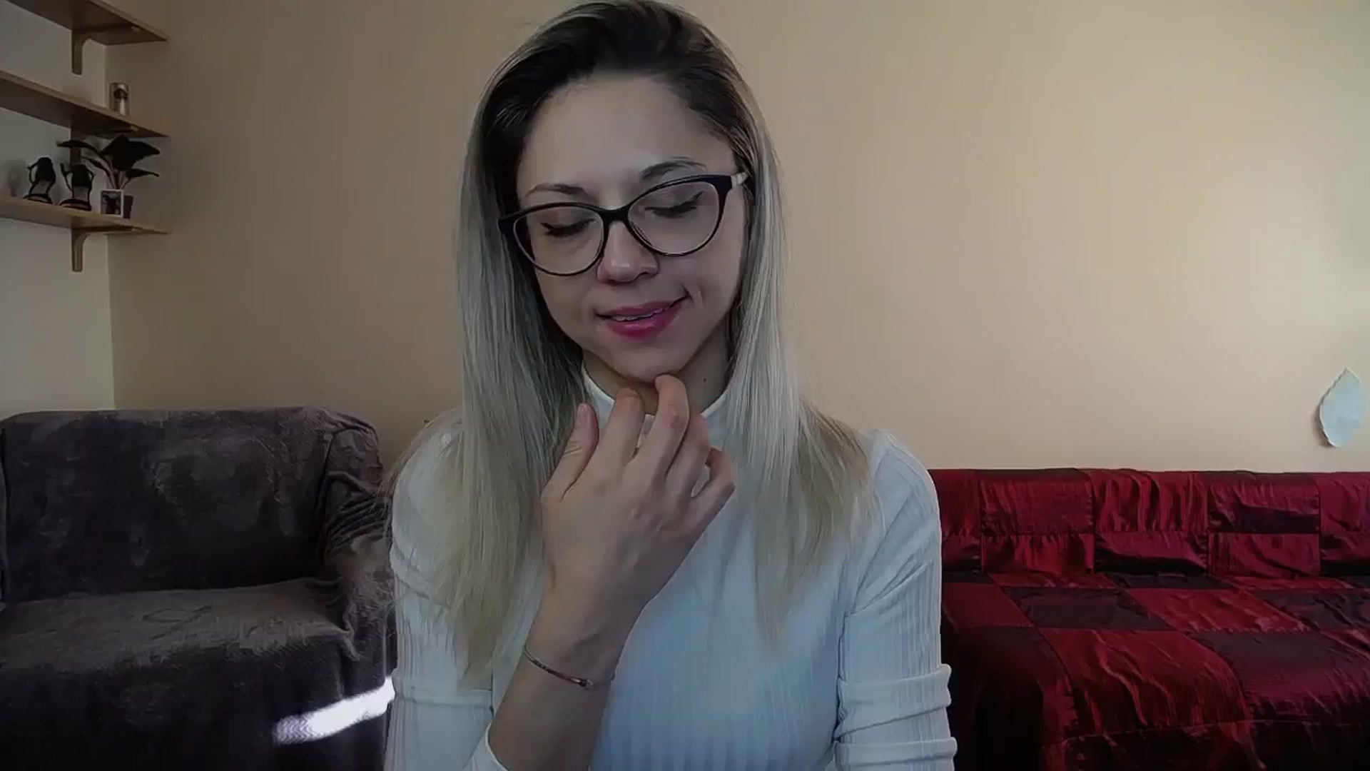 Gallery image thumbnail from Sunshine_alis's myfreecams stream on, 10/18/2024, 16:24 image 2 of 20