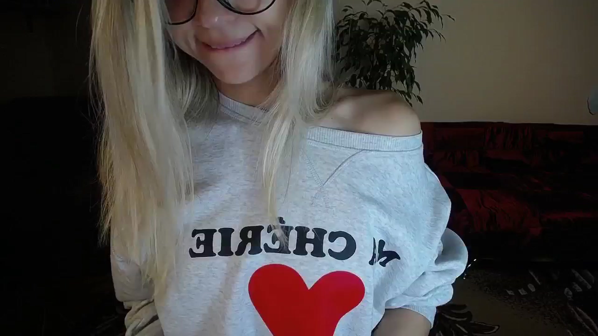 Gallery image thumbnail from Sunshine_alis's myfreecams stream on, 10/20/2024, 16:11 image 19 of 20