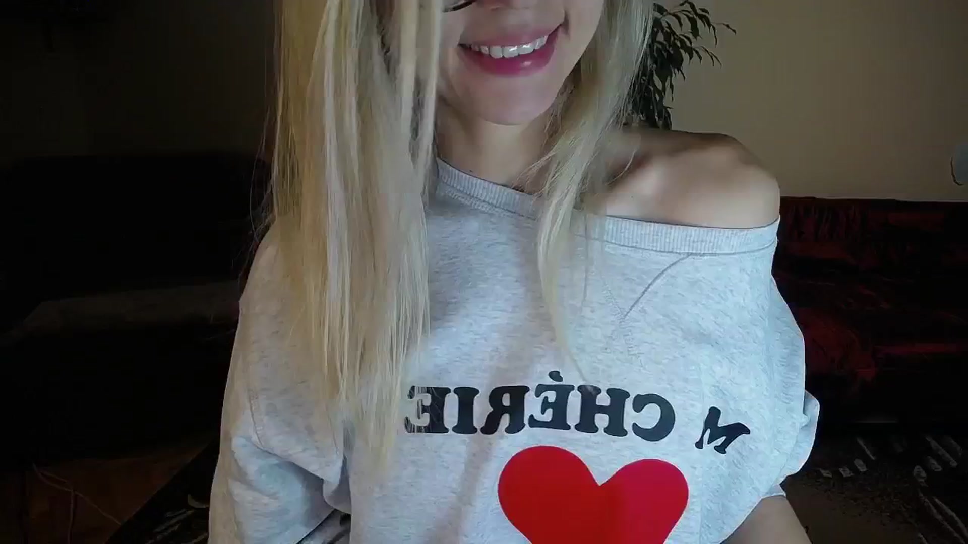 Gallery image thumbnail from Sunshine_alis's myfreecams stream on, 10/20/2024, 16:11 image 16 of 20