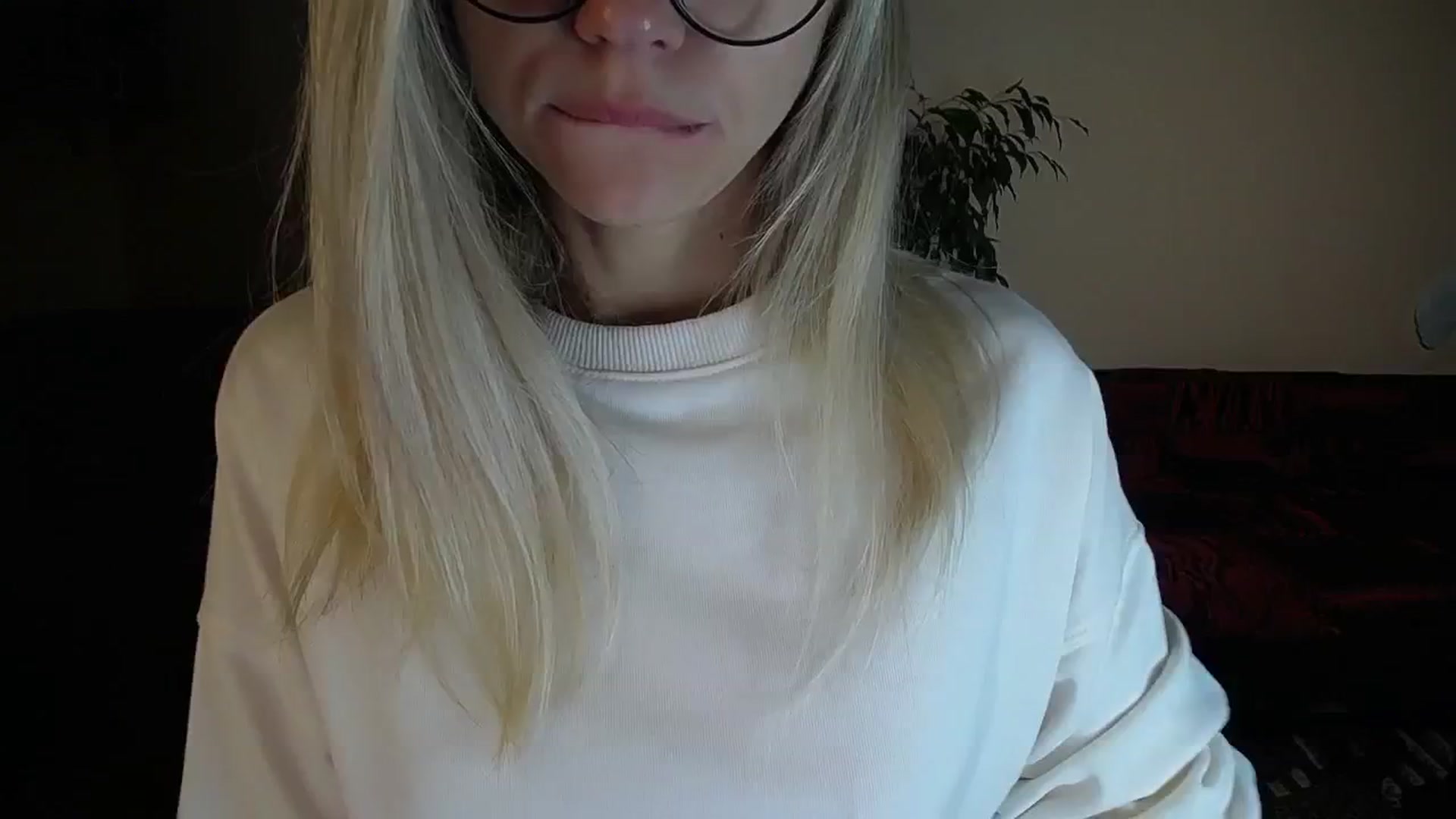 Gallery image thumbnail from Sunshine_alis's myfreecams stream on, 10/22/2024, 16:27 image 6 of 20