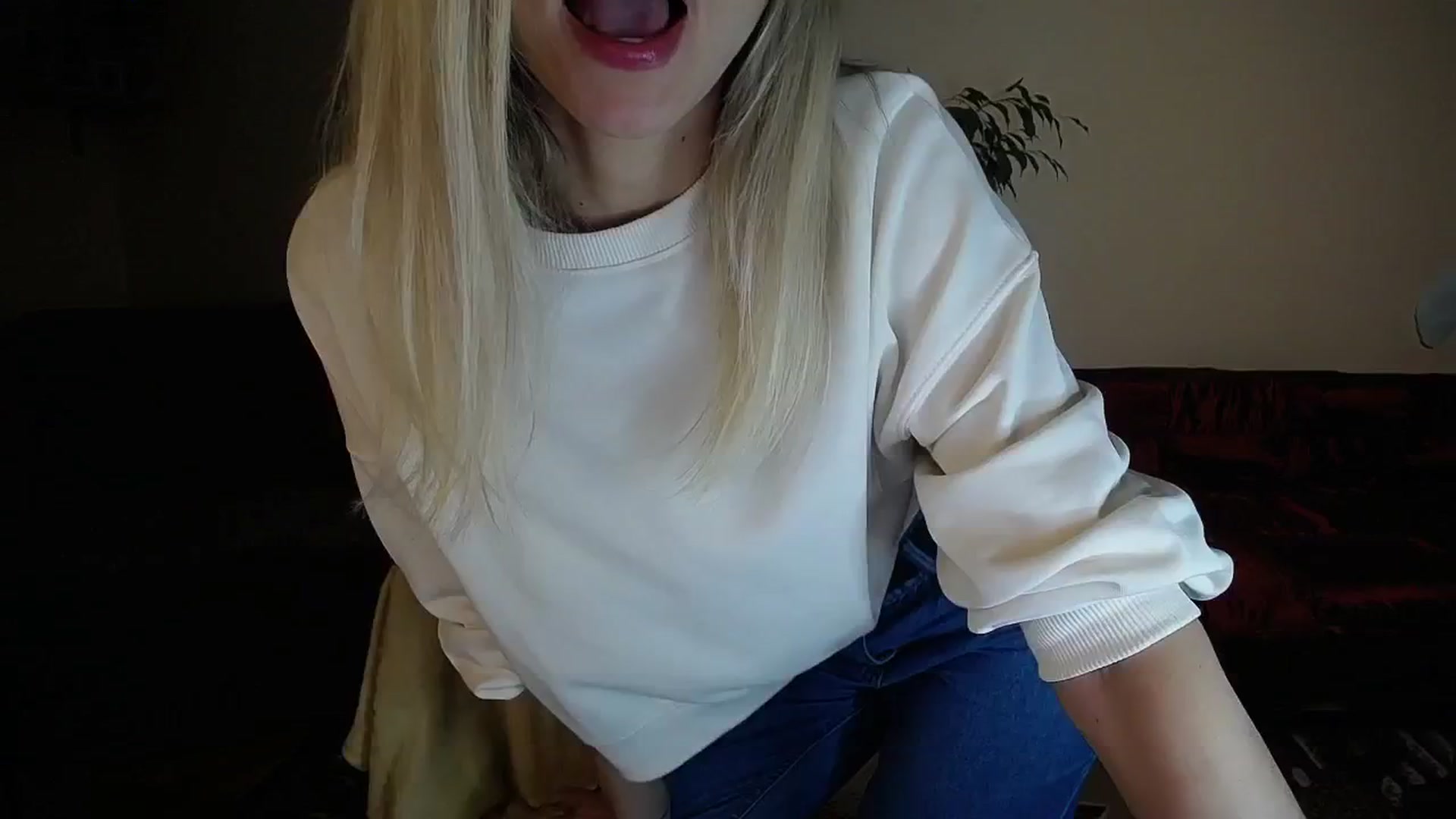 Gallery image thumbnail from Sunshine_alis's myfreecams stream on, 10/22/2024, 16:27 image 8 of 20