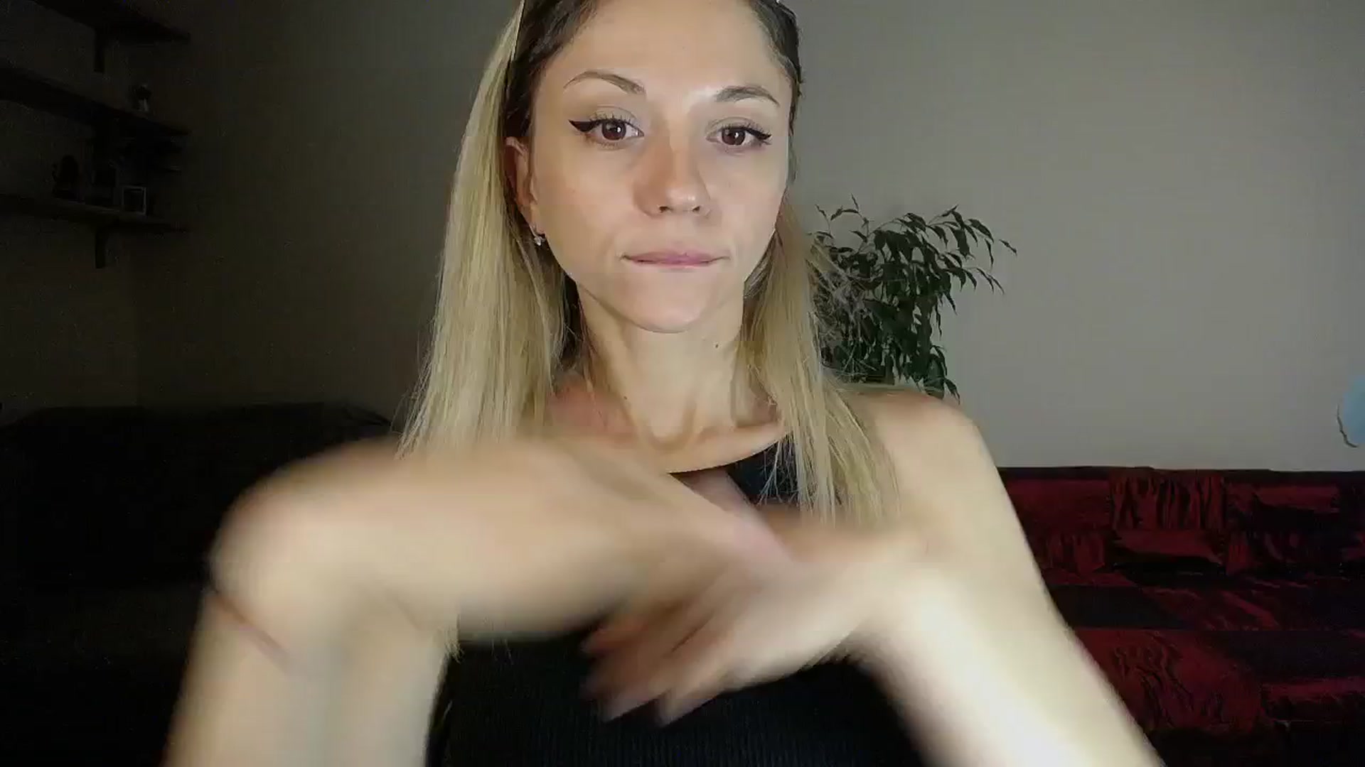 Gallery image thumbnail from Sunshine_alis's myfreecams stream on, 10/23/2024, 16:20 image 10 of 20