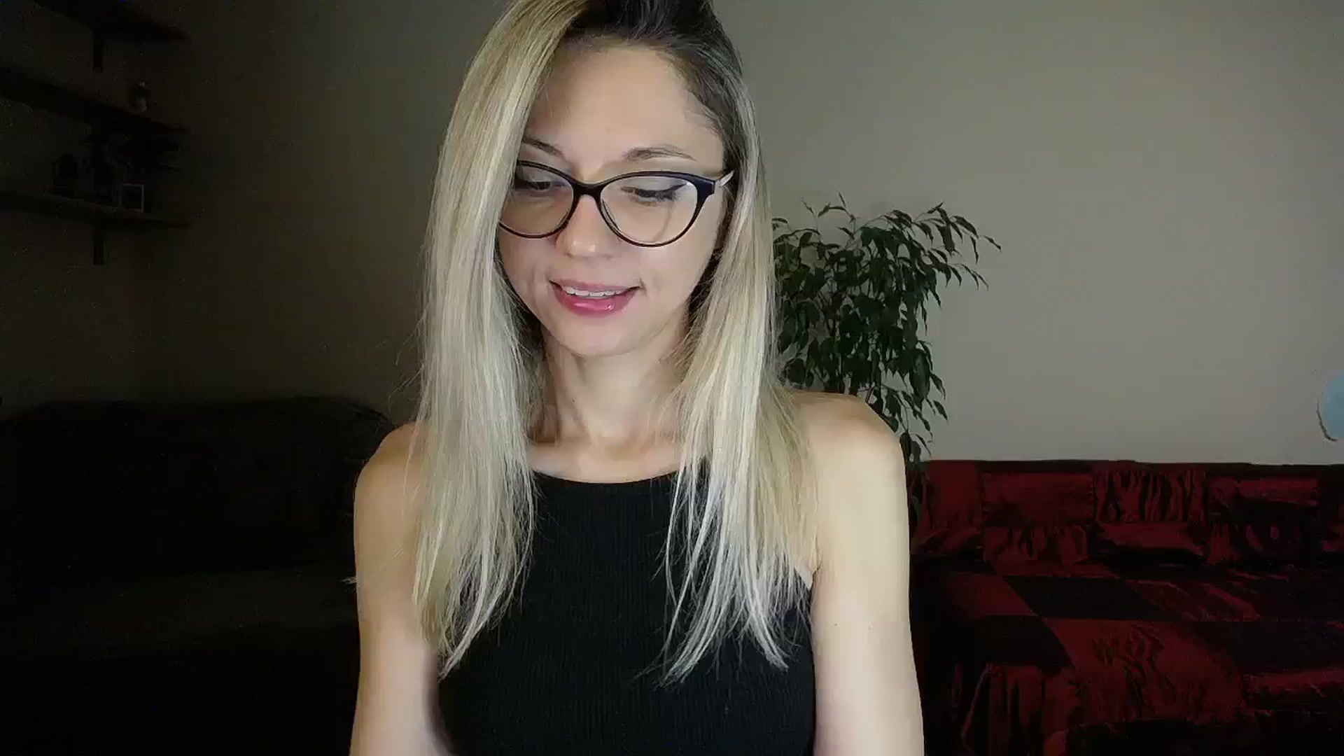 Gallery image thumbnail from Sunshine_alis's myfreecams stream on, 10/23/2024, 16:20 image 15 of 20