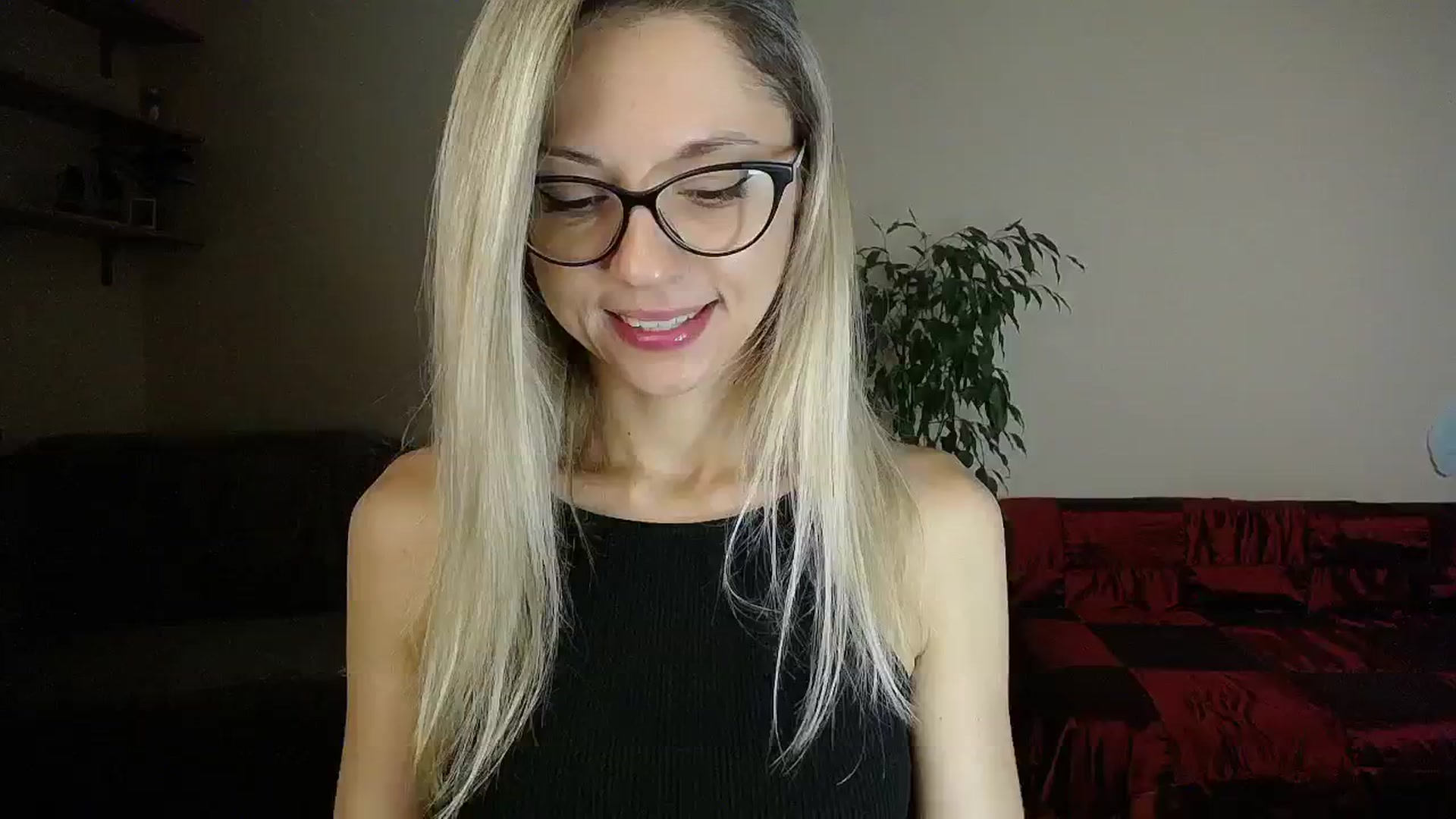 Gallery image thumbnail from Sunshine_alis's myfreecams stream on, 10/23/2024, 16:20 image 14 of 20