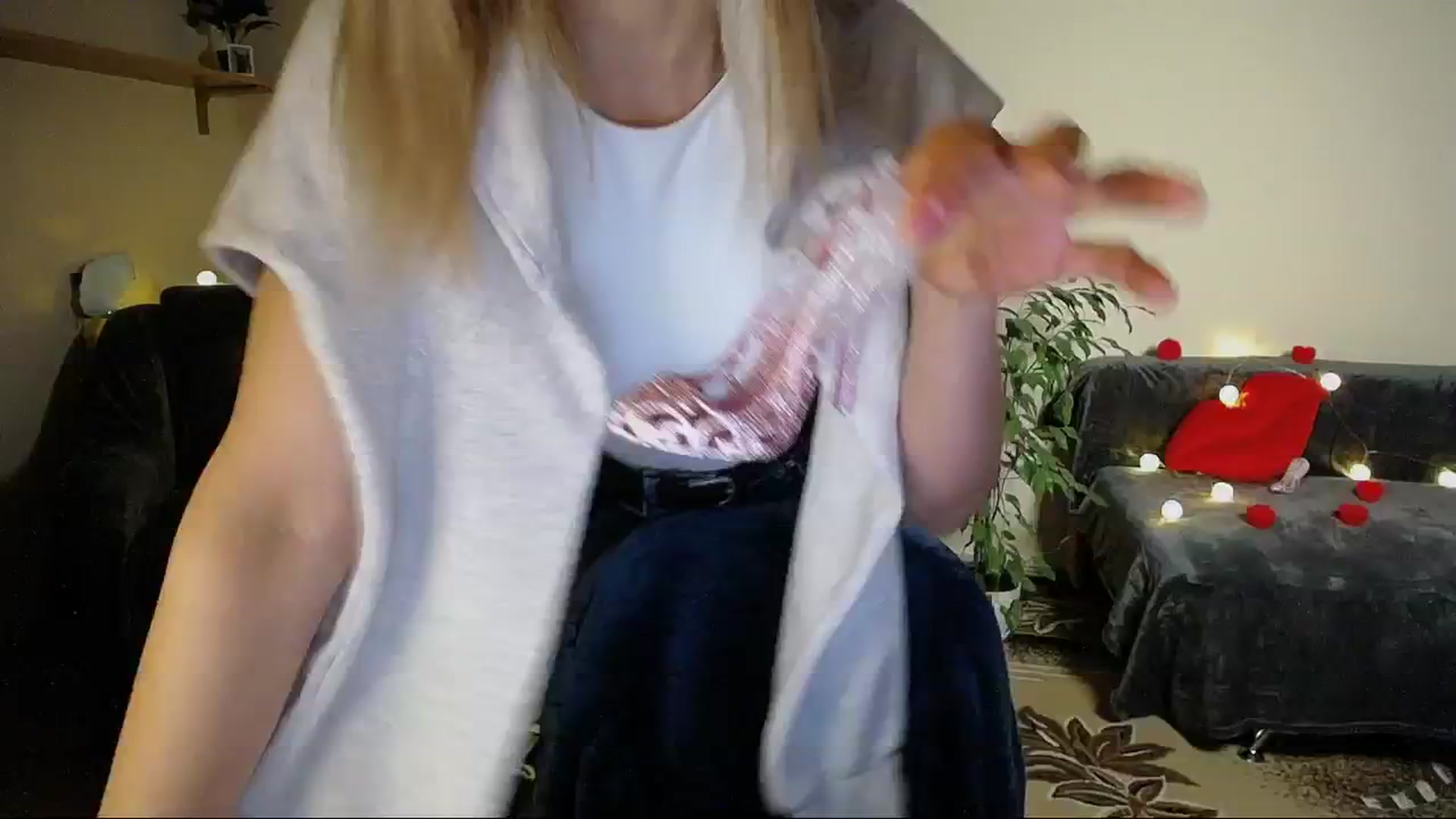 Gallery image thumbnail from Sunshine_alis's myfreecams stream on, 01/20/2025, 17:17 image 17 of 20