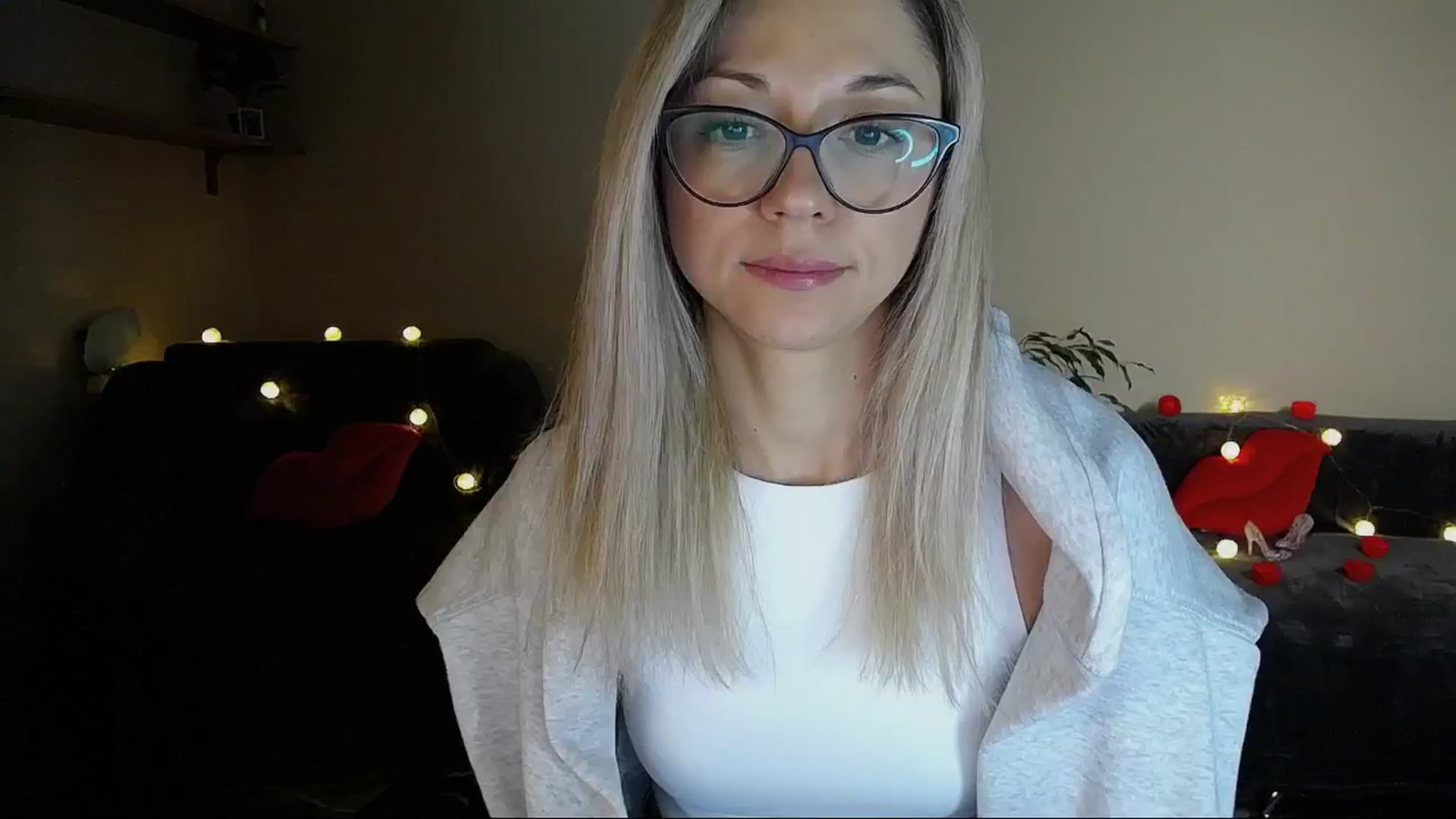 Gallery image thumbnail from Sunshine_alis's myfreecams stream on, 01/20/2025, 17:17 image 9 of 20