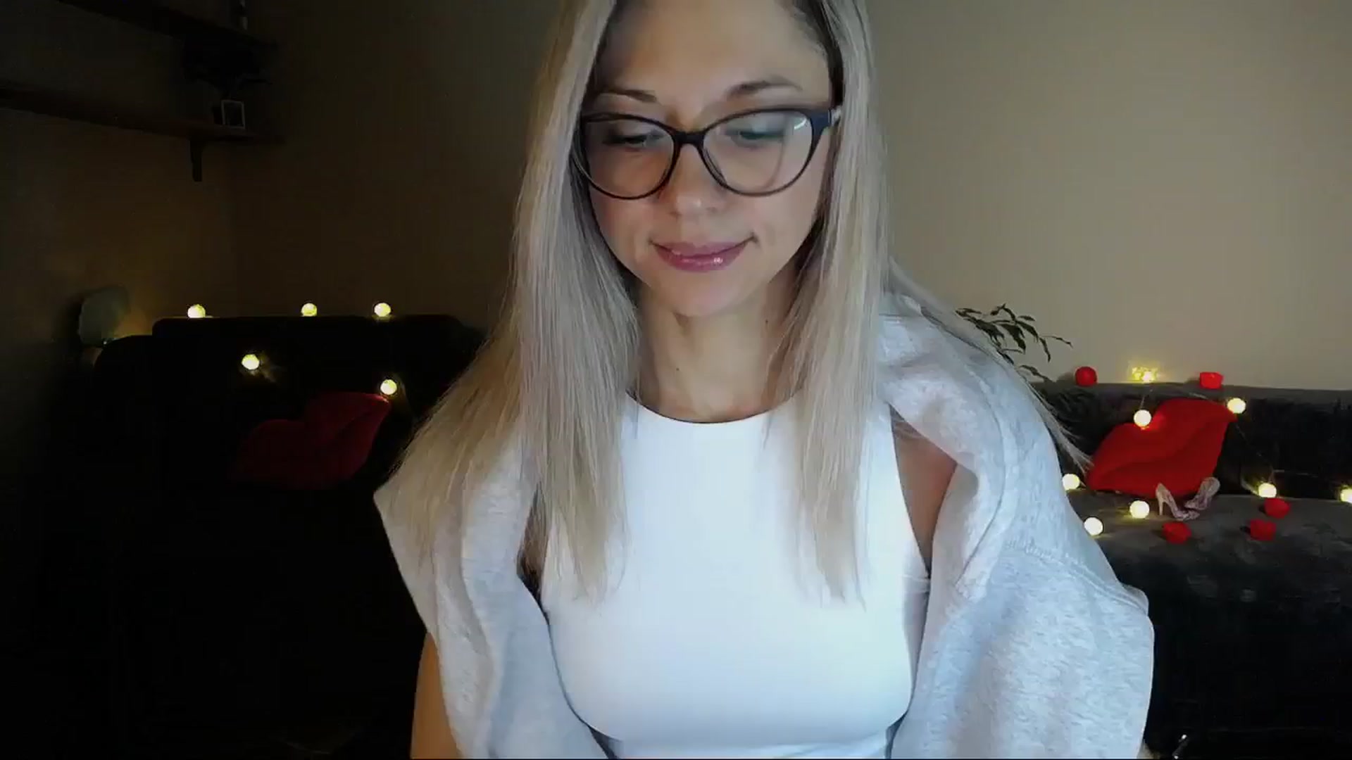 Gallery image thumbnail from Sunshine_alis's myfreecams stream on, 01/20/2025, 17:17 image 7 of 20