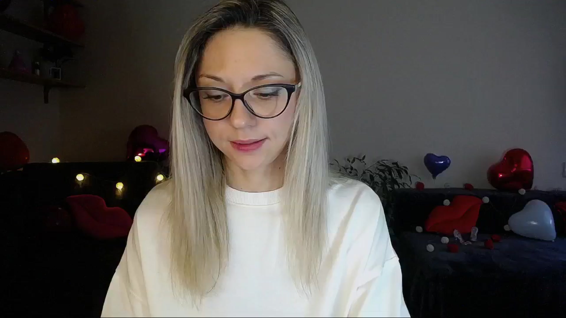 Gallery image thumbnail from Sunshine_alis's myfreecams stream on, 02/19/2025, 16:20 image 11 of 20
